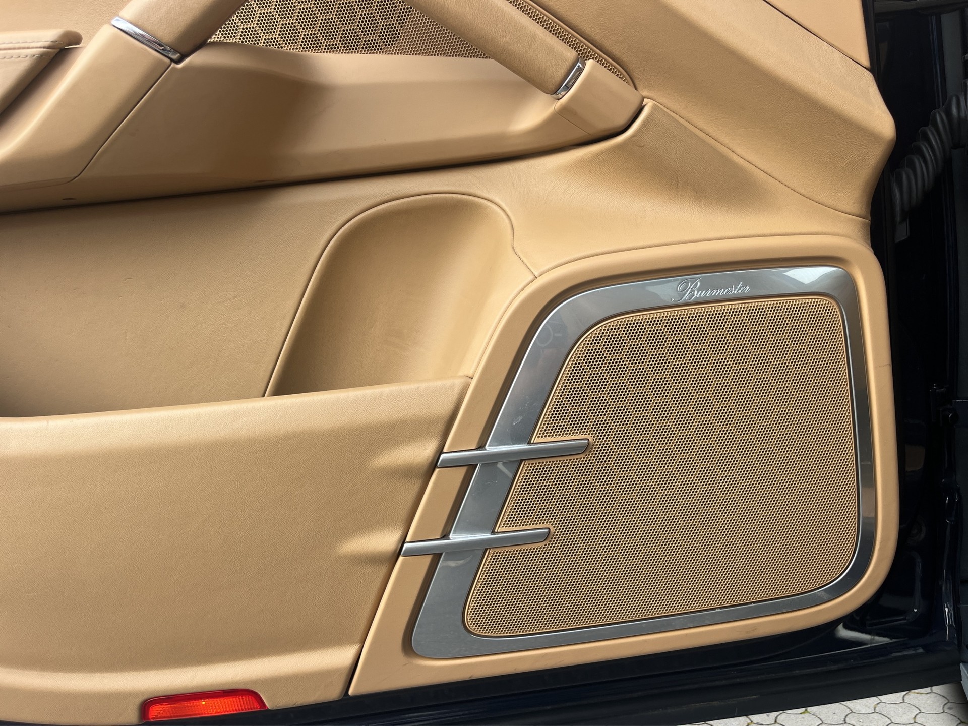 PORSCHE Cayenne Turbo-image-16