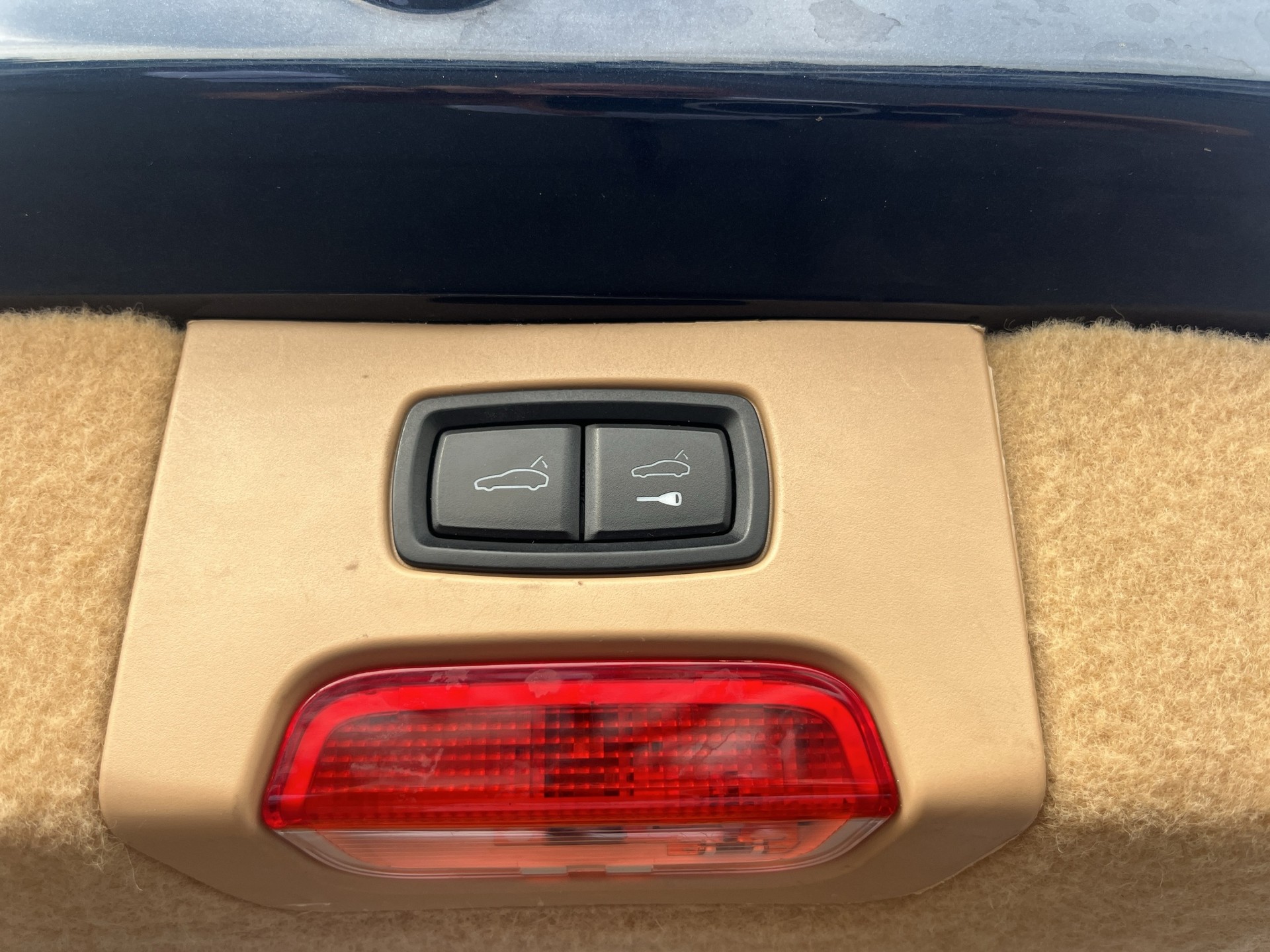PORSCHE Cayenne Turbo-image-22