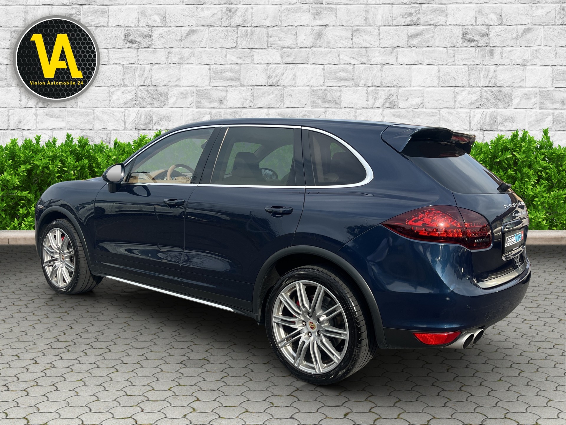 PORSCHE Cayenne Turbo-image-7