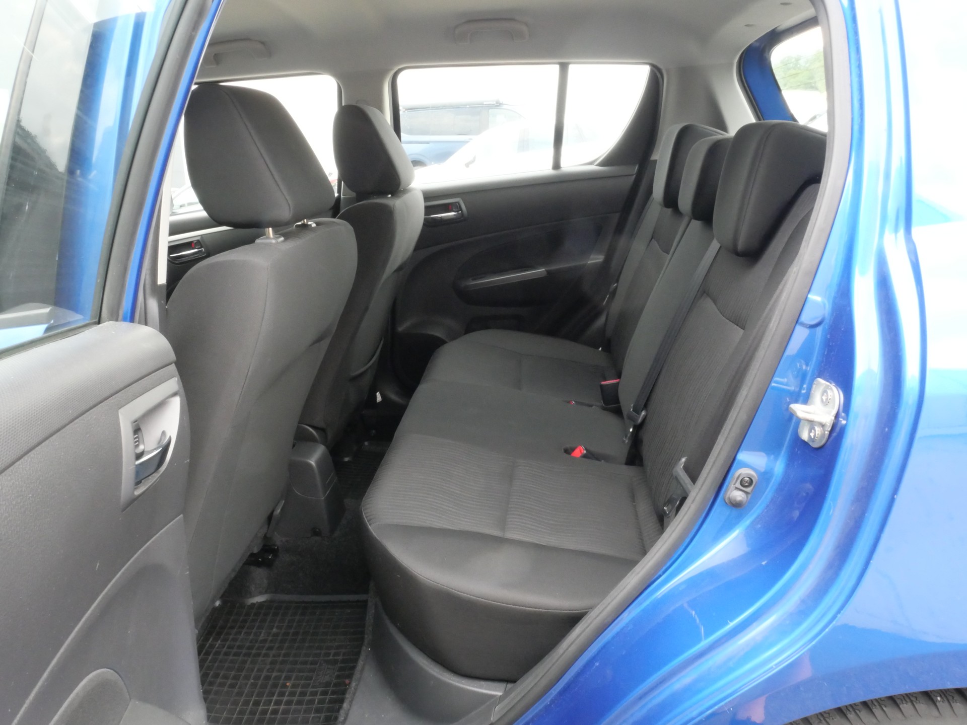 SUZUKI Swift 1.2i 16V GL Top *Facelift, 8-Räder, MFK 07.26*-image-8