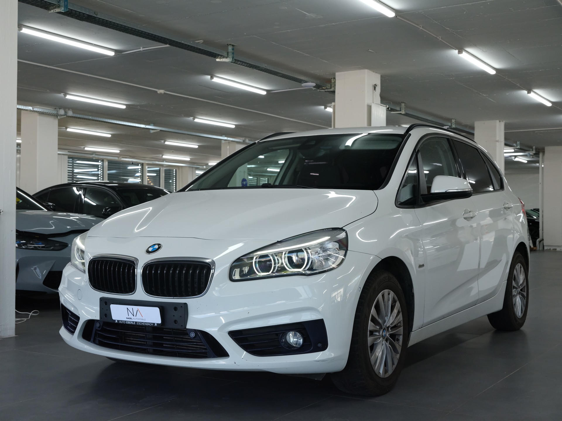 BMW 218d Active Tourer Steptronic *PDC Vorne & Hinten* *Sitzheizung*-image-7