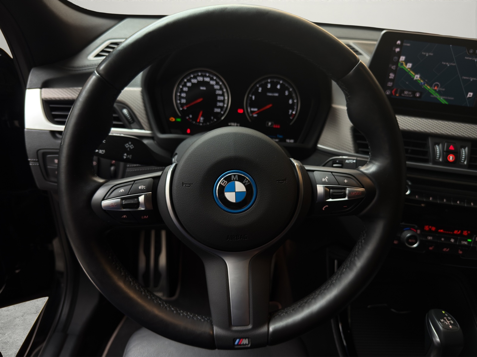 BMW X2 F39 25e xDrive-showroom-element-3