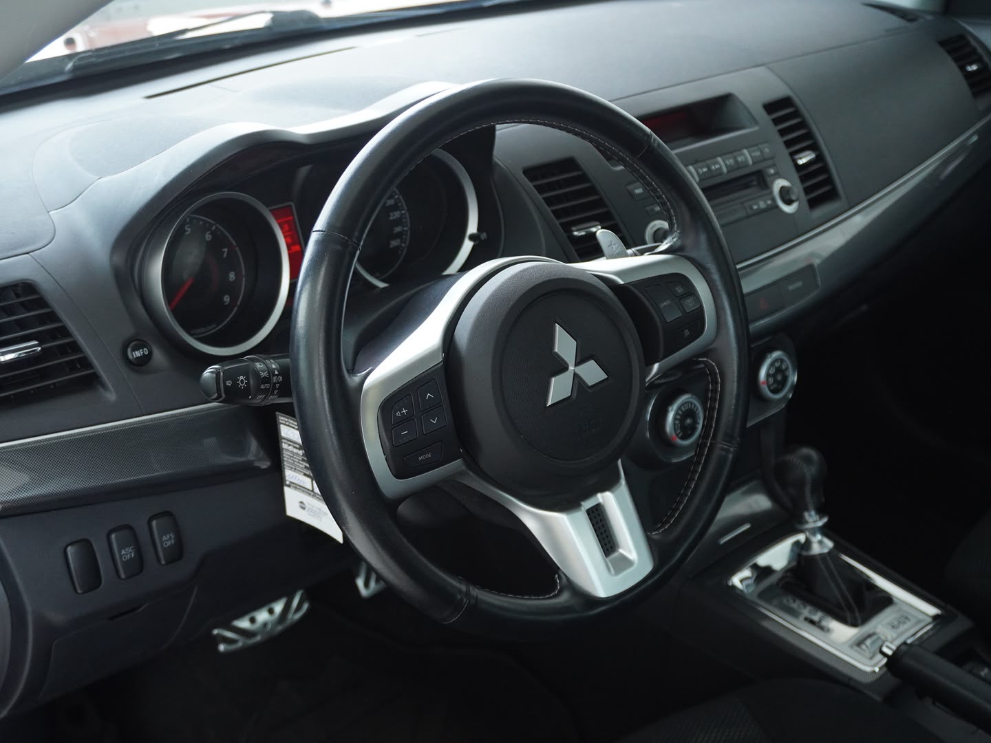 MITSUBISHI Lancer 2.0 Ralliart GS 4WD TC-SST-showroom-element-2