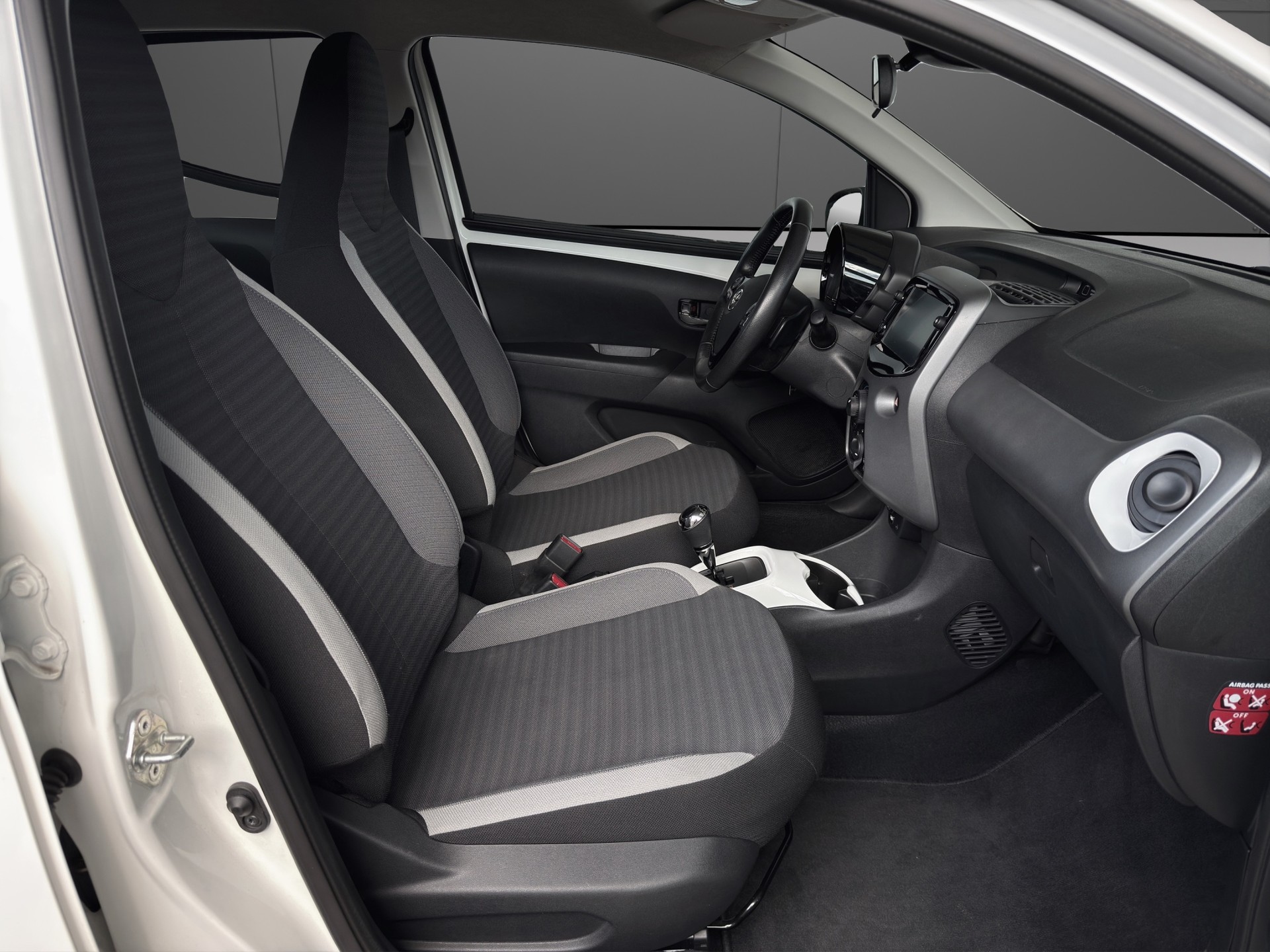 TOYOTA Aygo 1.0 VVT-i Trend X-shift-image-9