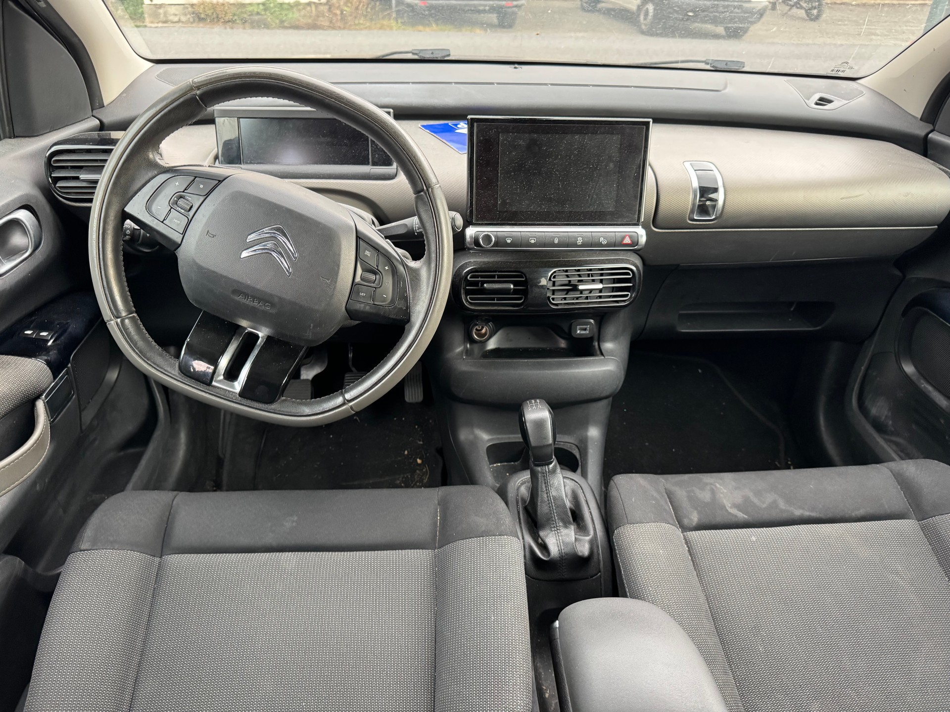 CITROEN C4 Cactus 1.2 e-THP Shine-image-6