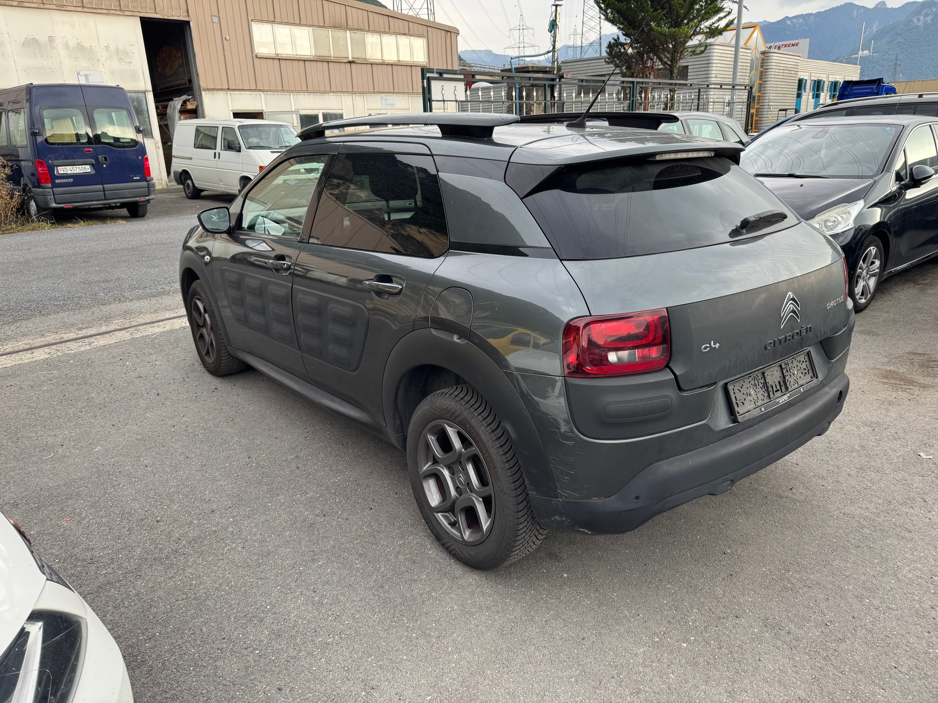 CITROEN C4 Cactus 1.2 e-THP Shine-image-5