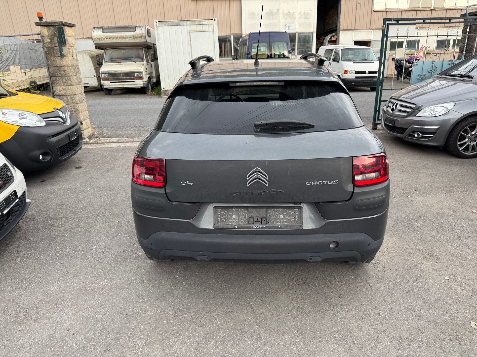 CITROEN C4 Cactus 1.2 e-THP Shine-image-4