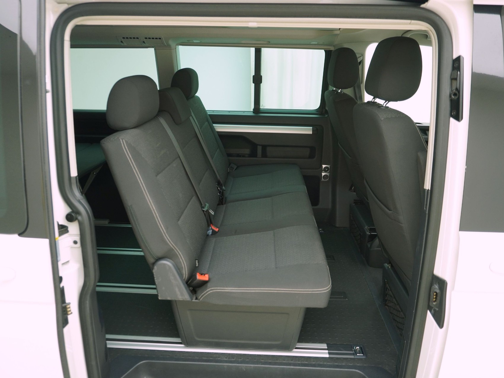 VW T6 California 3000 2.0 TDI Beach Edition 4Motion-image-12
