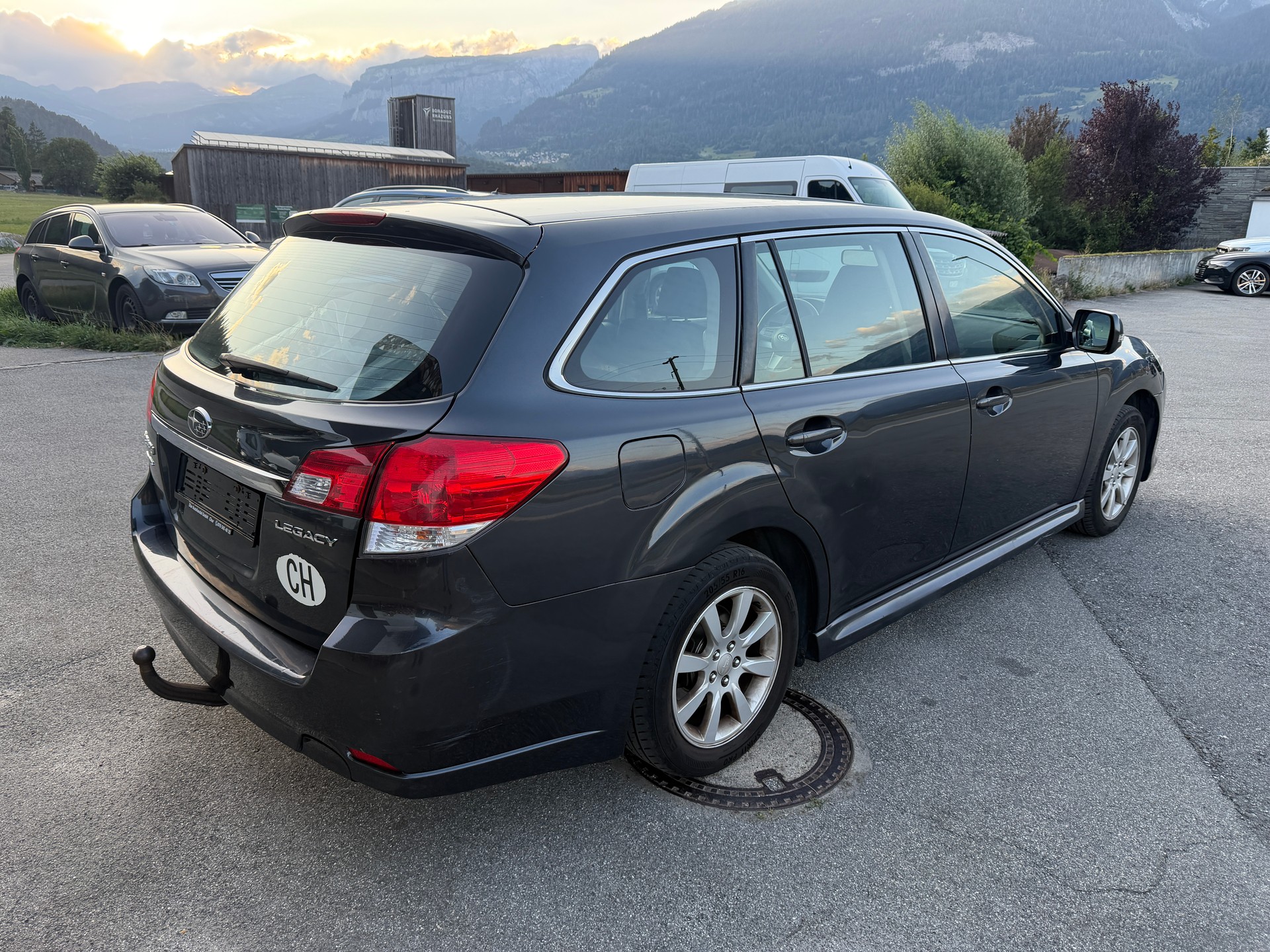 SUBARU Legacy 2.0i Swiss Special AWD-image-3