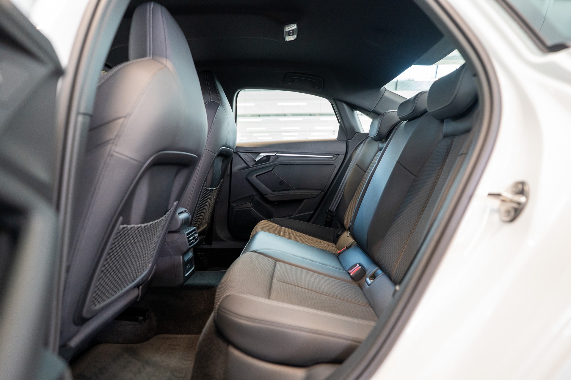 AUDI S3 Limousine 2.0 TFSI quattro S-Tronic / Sportsitze / Abstand-Tempomat / Virtual Cockpit-image-11