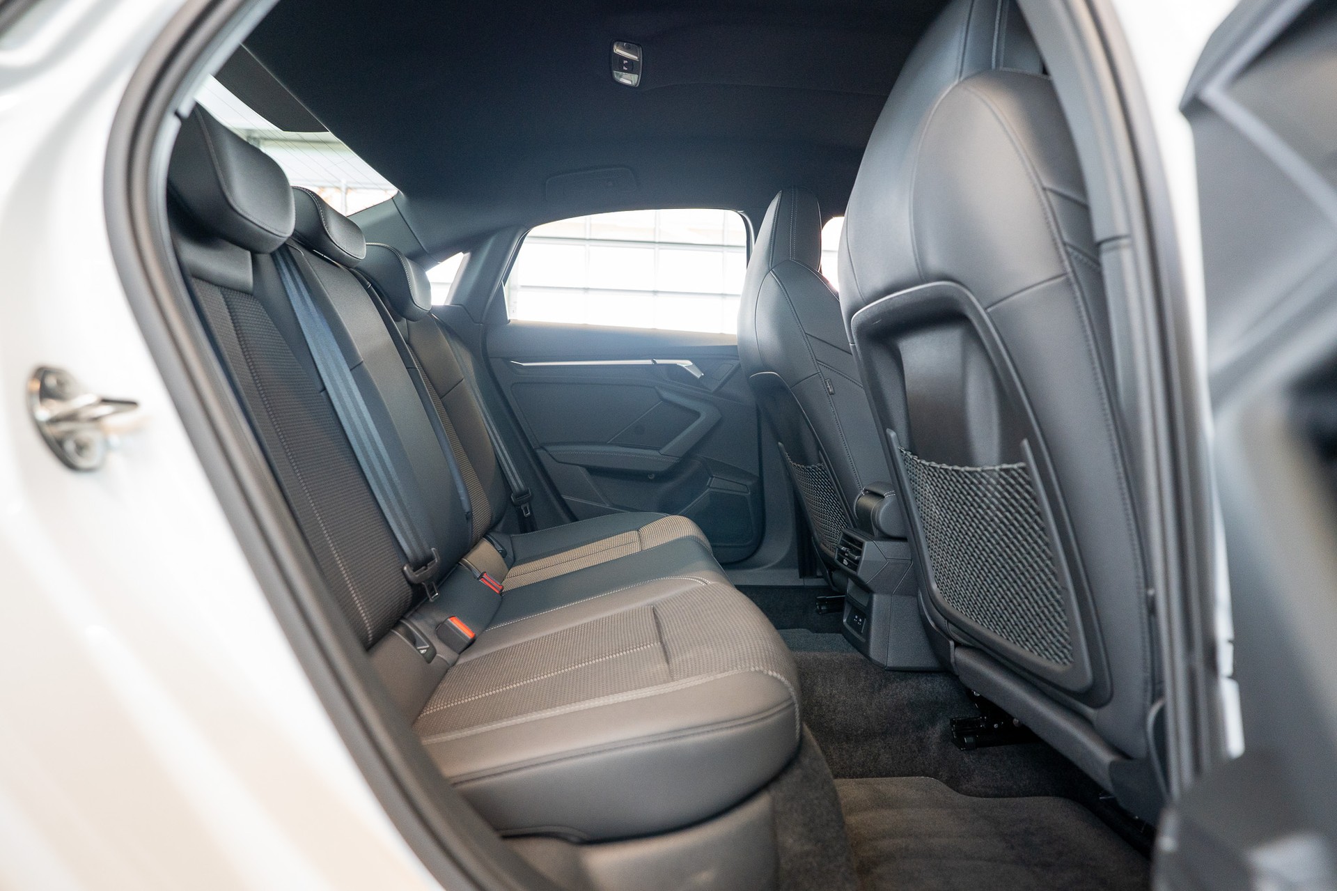 AUDI S3 Limousine 2.0 TFSI quattro S-Tronic / Sportsitze / Abstand-Tempomat / Virtual Cockpit-image-12