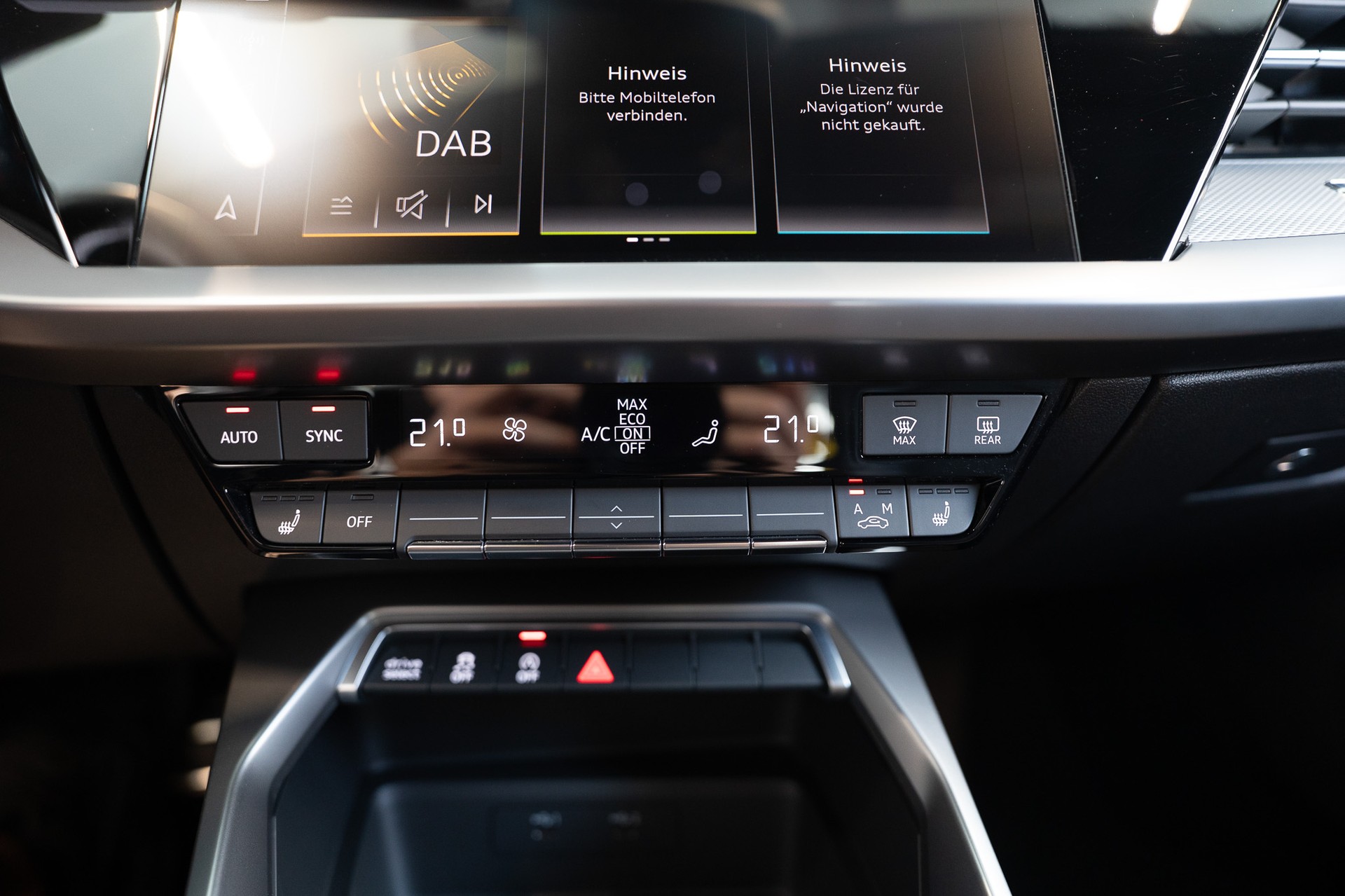 AUDI S3 Limousine 2.0 TFSI quattro S-Tronic / Sportsitze / Abstand-Tempomat / Virtual Cockpit-image-19