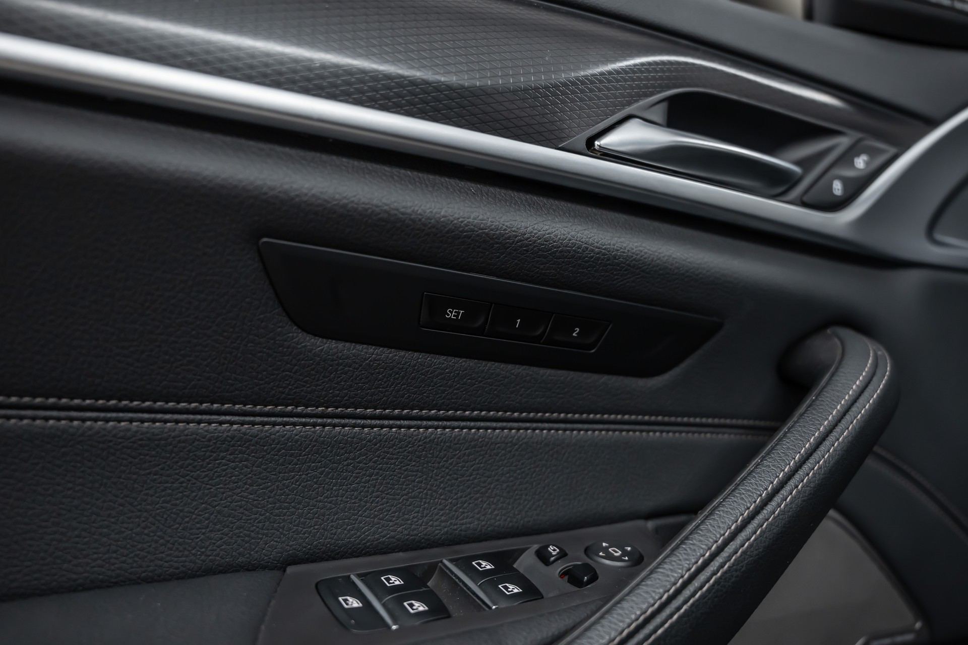 BMW M550i xDrive Steptronic *Panorama*Head-Up*Softclose*360°*-image-21