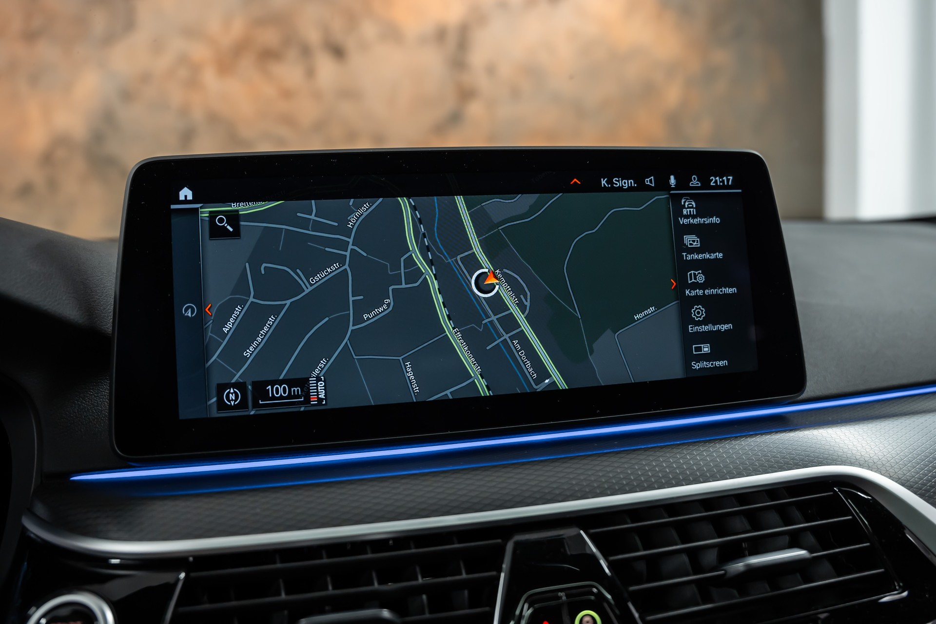BMW M550i xDrive Steptronic *Panorama*Head-Up*Softclose*360°*-image-31
