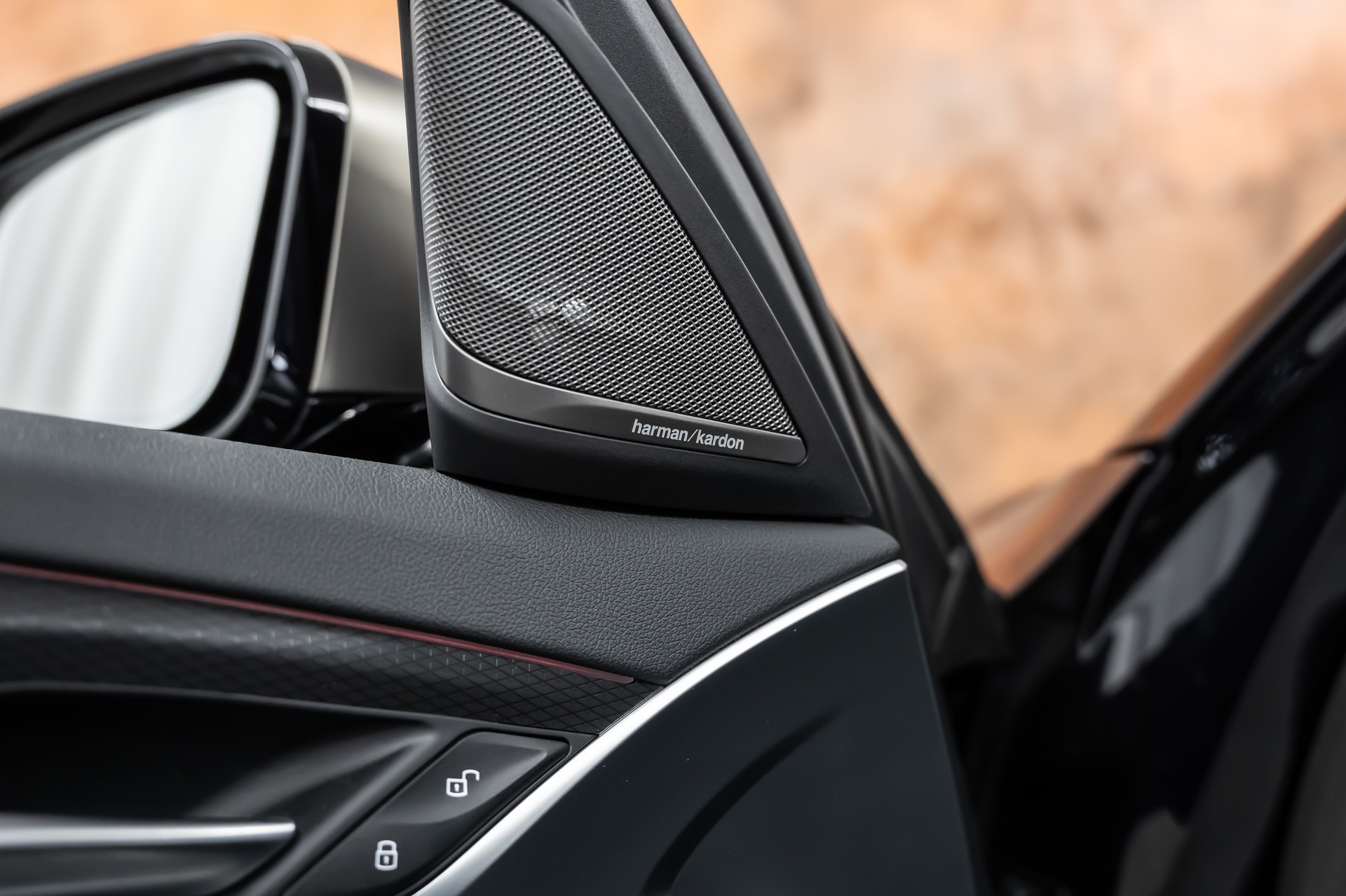 BMW M550i xDrive Steptronic *Panorama*Head-Up*Softclose*360°*-image-22