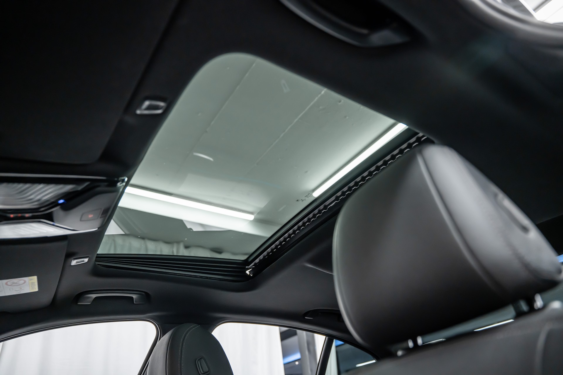 BMW M550i xDrive Steptronic *Panorama*Head-Up*Softclose*360°*-image-19
