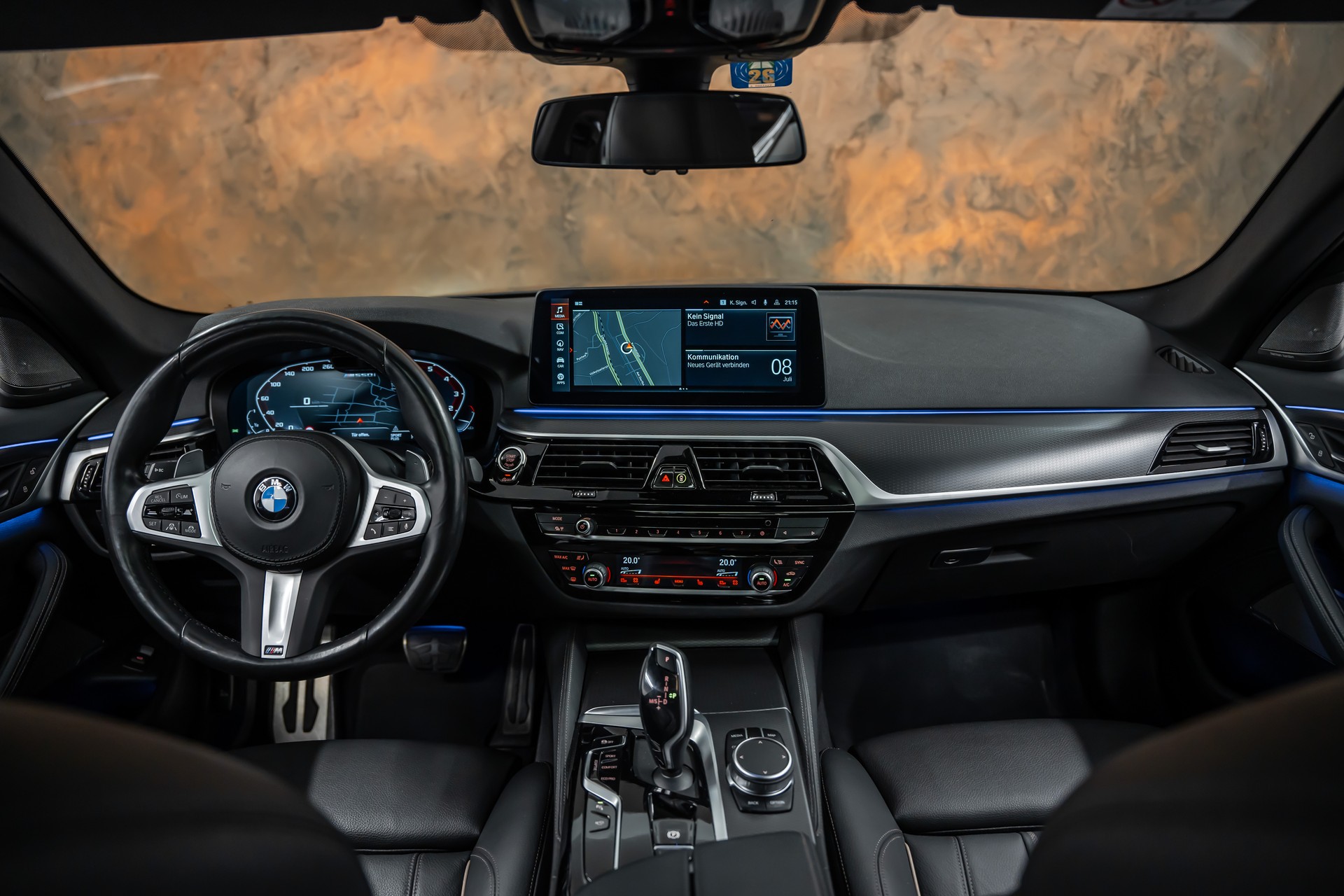 BMW M550i xDrive Steptronic *Panorama*Head-Up*Softclose*360°*-image-17