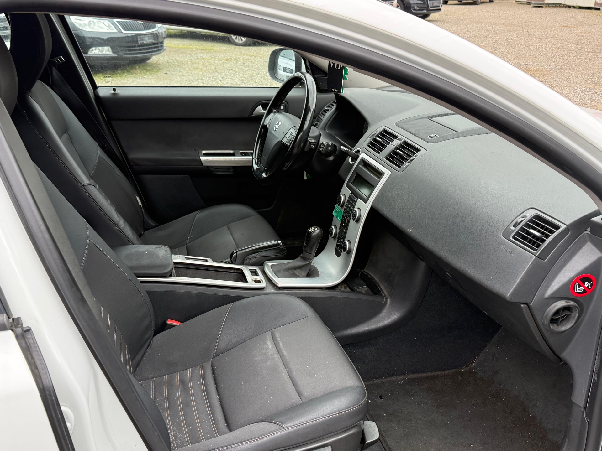 VOLVO V50 D5-image-4