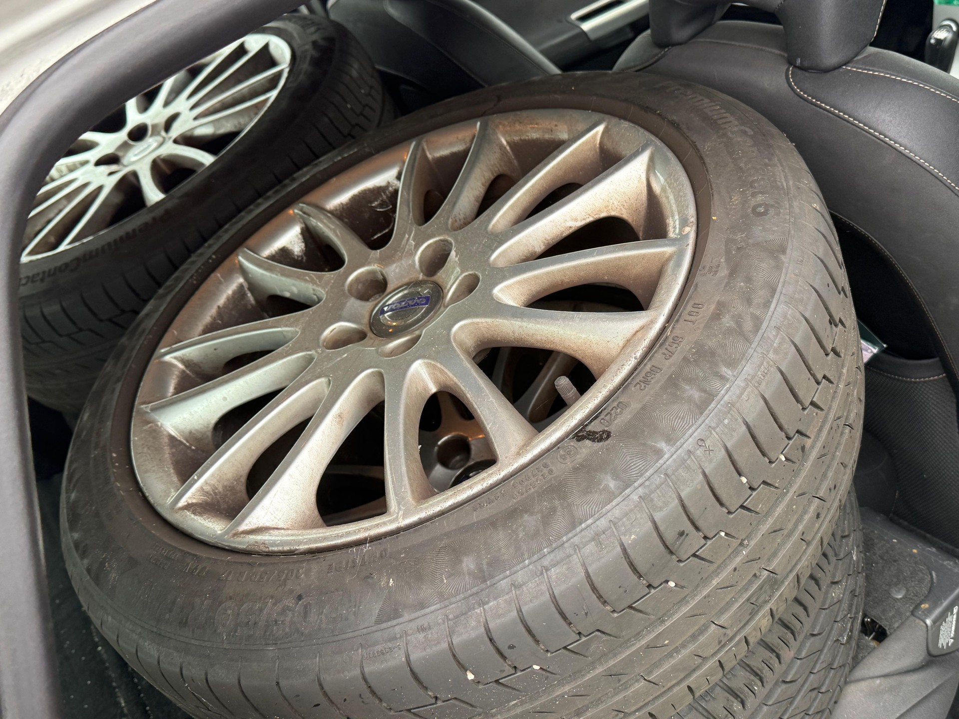 VOLVO V50 D5-image-9