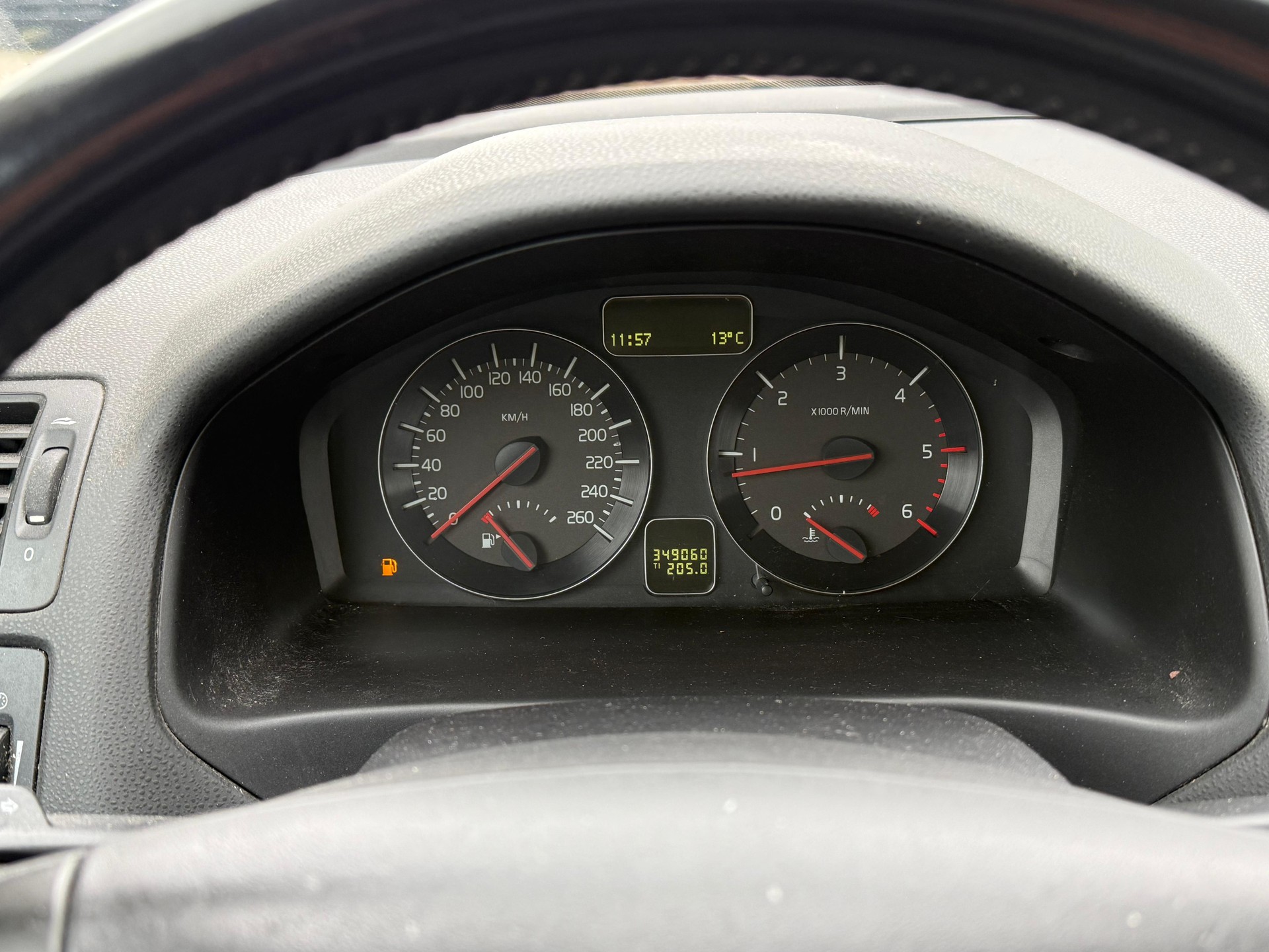 VOLVO V50 D5-image-3