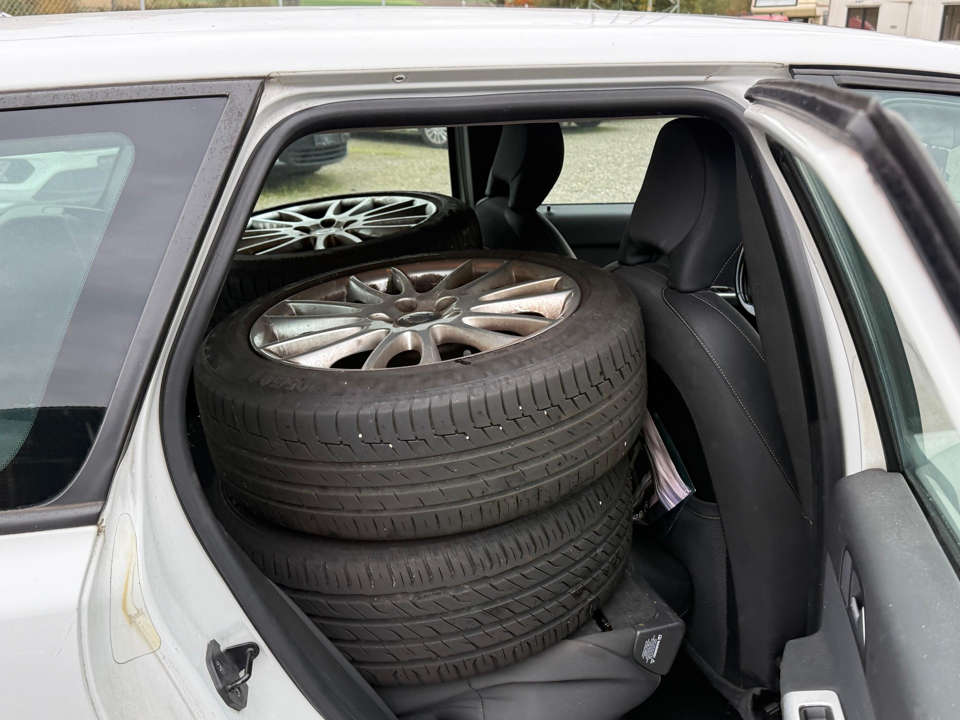 VOLVO V50 D5-image-6