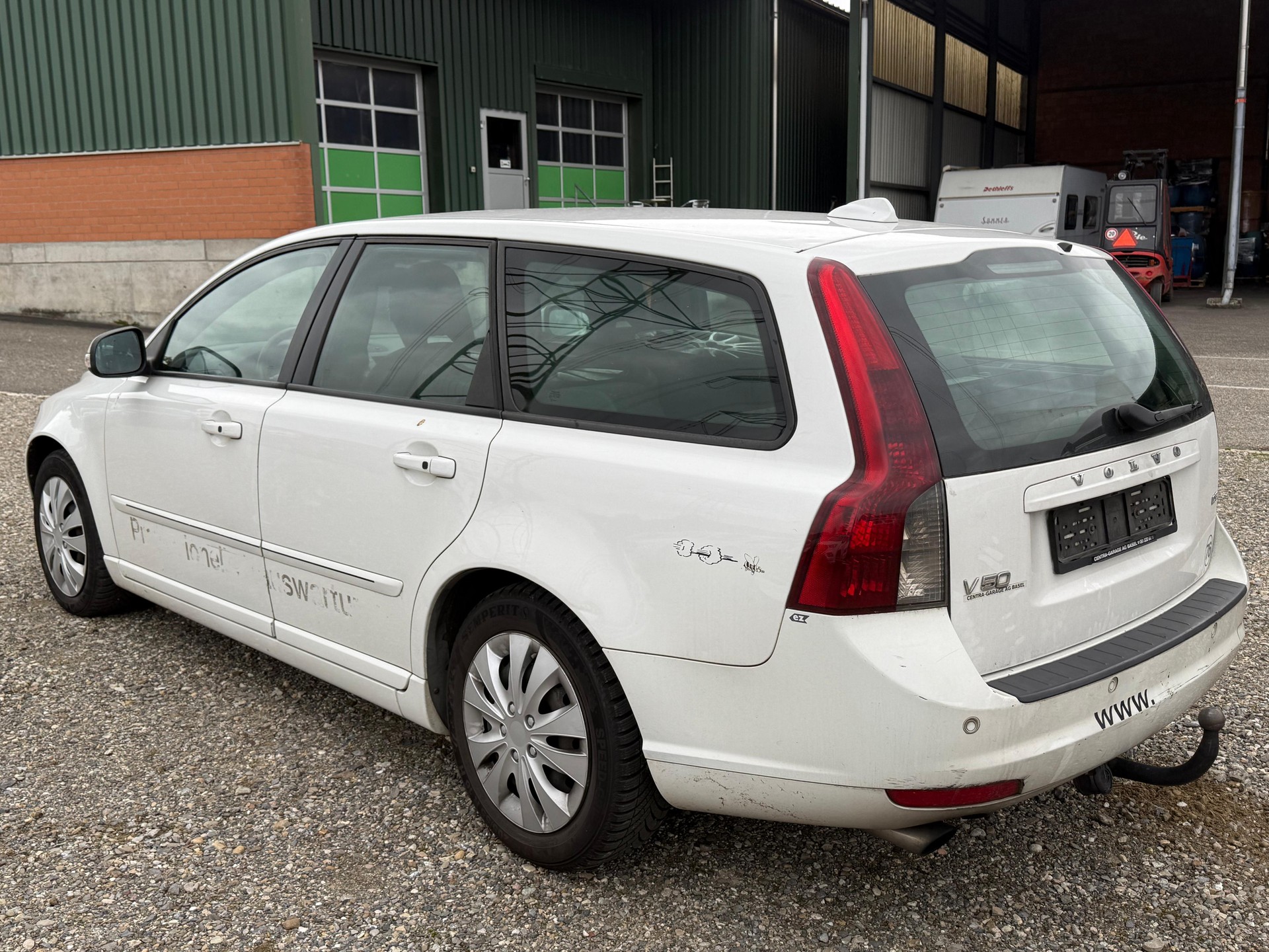 VOLVO V50 D5-image-11