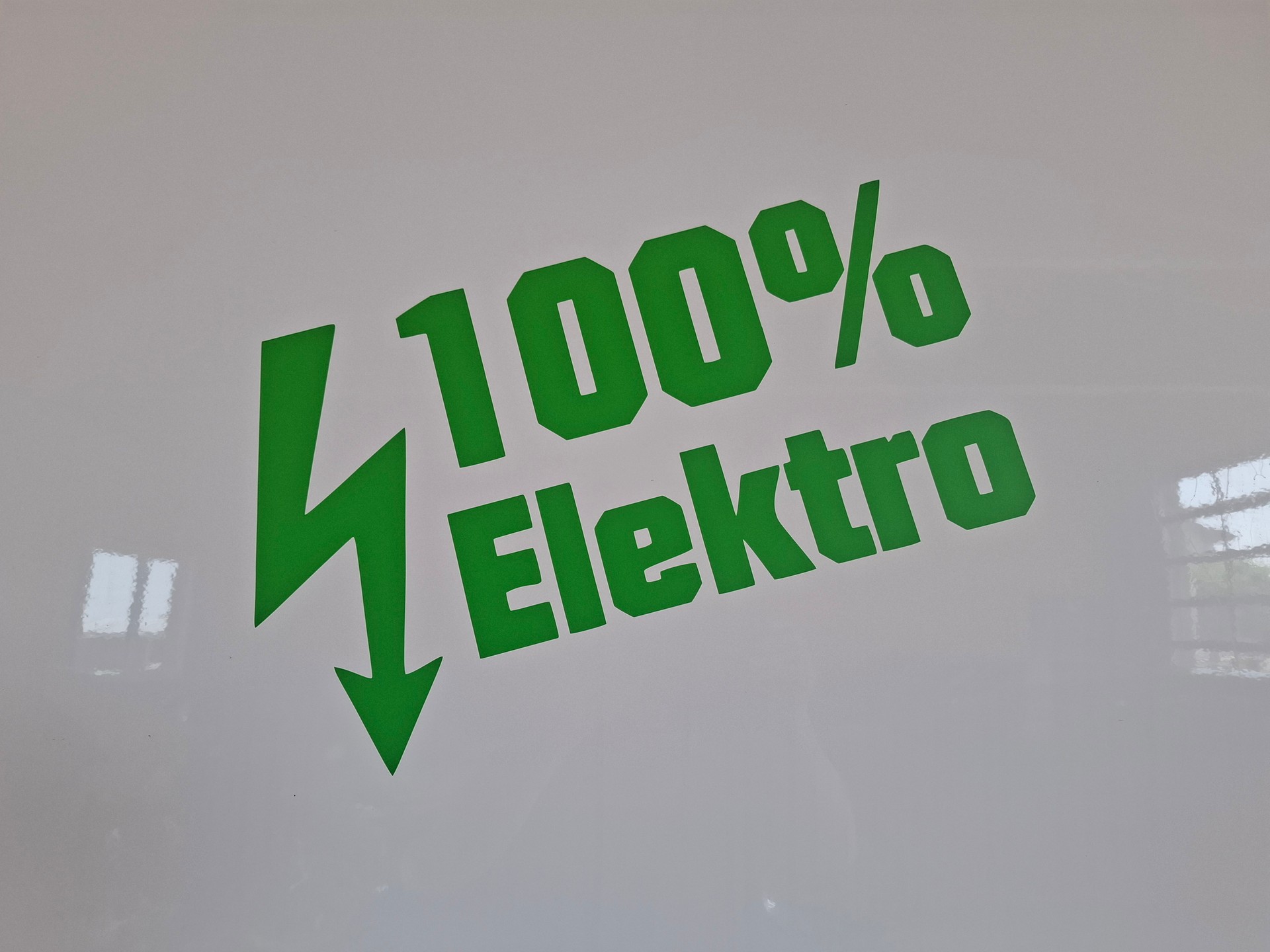FORD E-Transit Van 350 L2H2 68kWh Trend-image-3