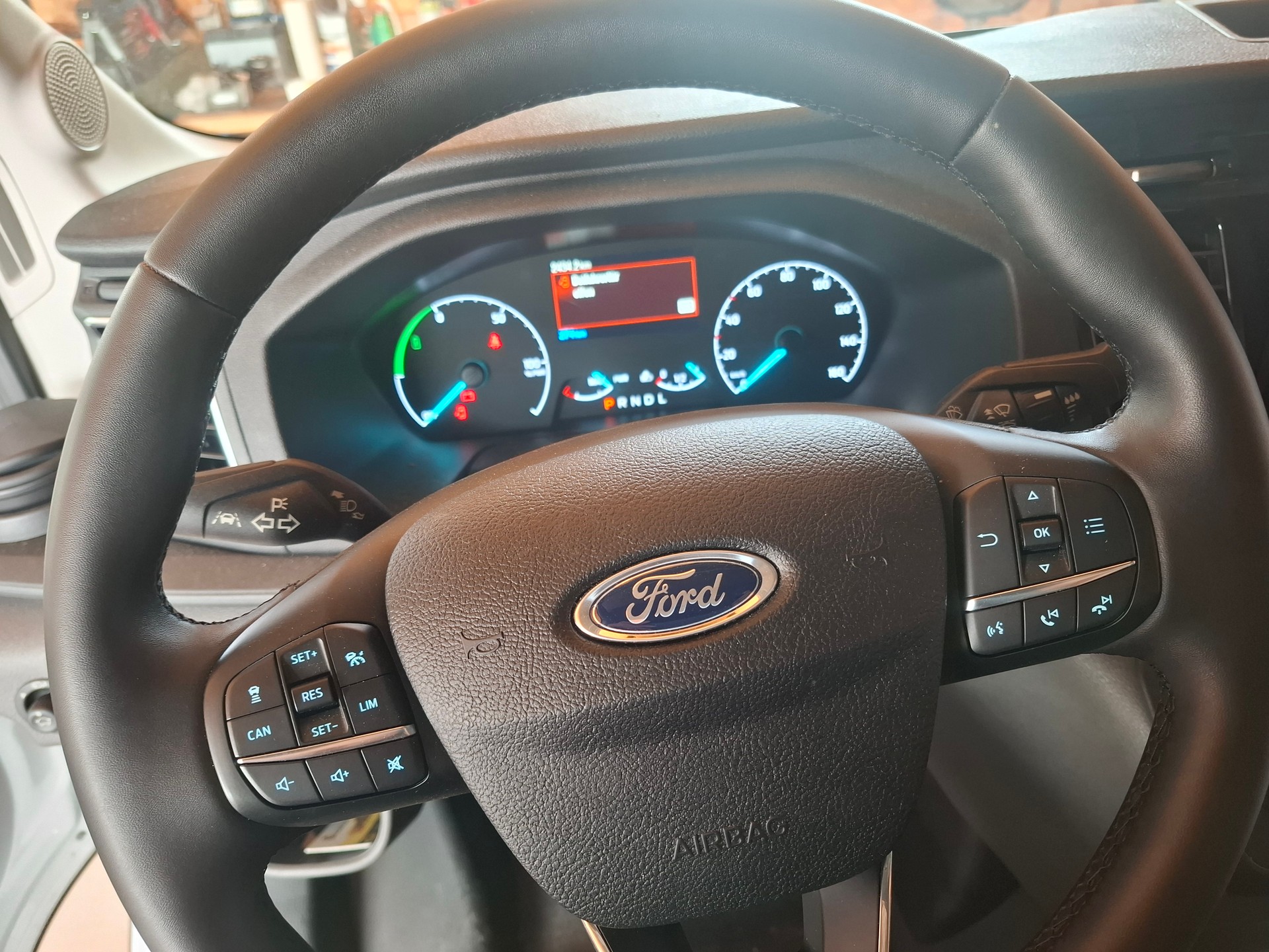 FORD E-Transit Van 350 L2H2 68kWh Trend-image-7