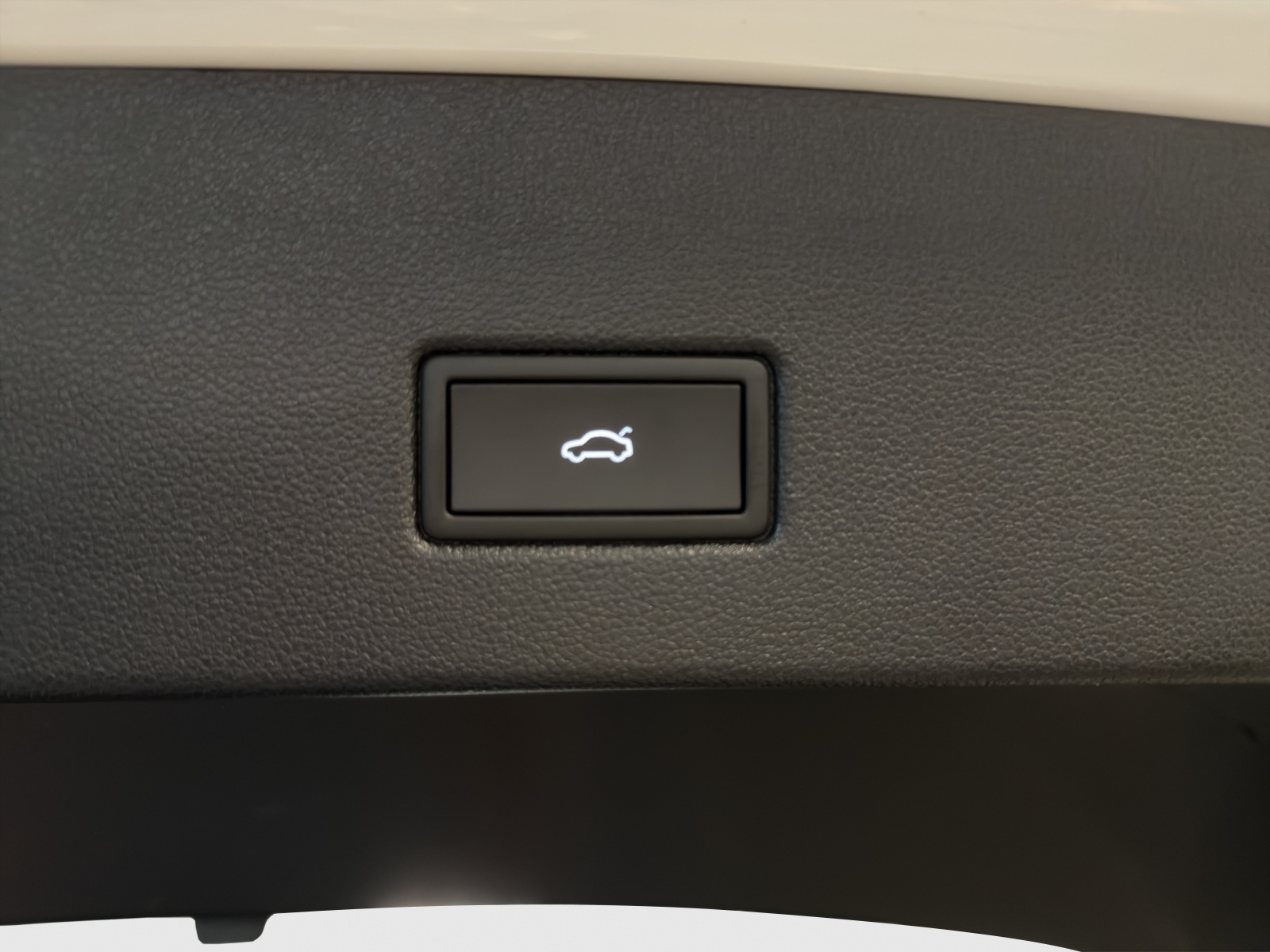 VW T-Roc 2.0 TSI R-Line DSG 4Motion-image-13