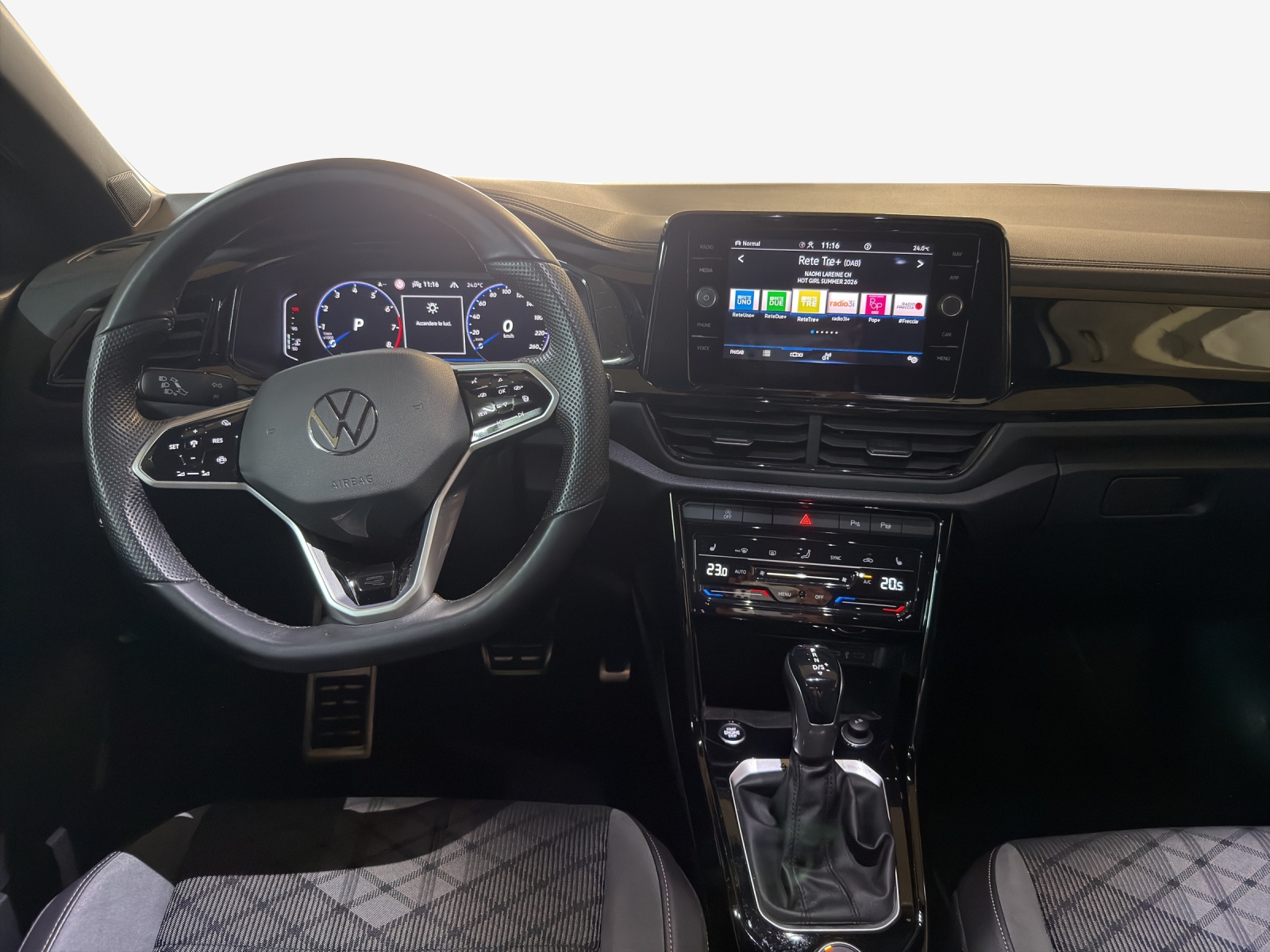 VW T-Roc 2.0 TSI R-Line DSG 4Motion-image-8