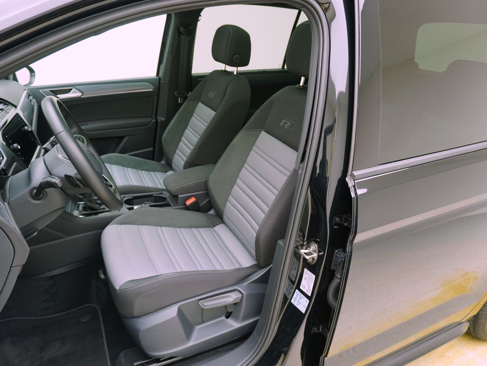VW Touran 1.5 TSI DSG R-Line Black Style **VW Werksgarantie bis 12/2030**-image-9