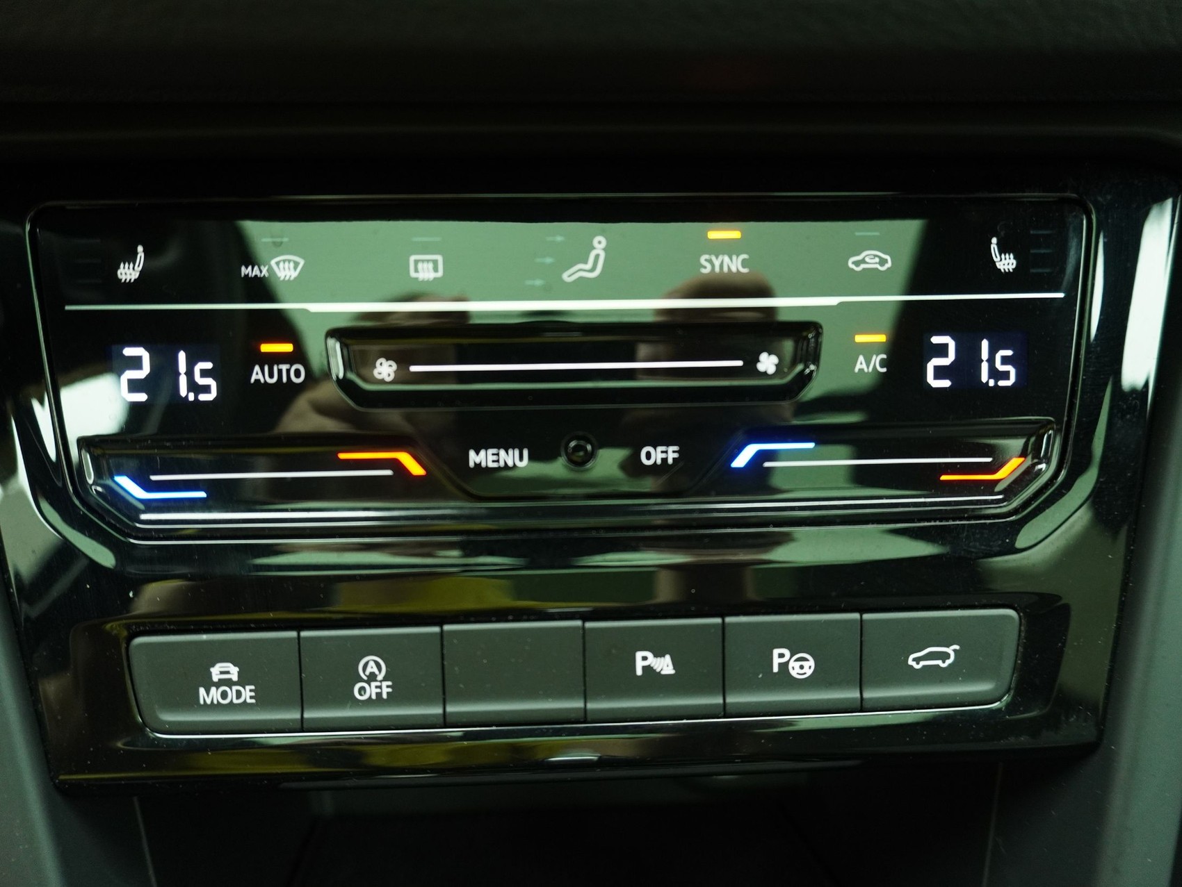 VW Touran 1.5 TSI DSG R-Line Black Style **VW Werksgarantie bis 12/2030**-image-16