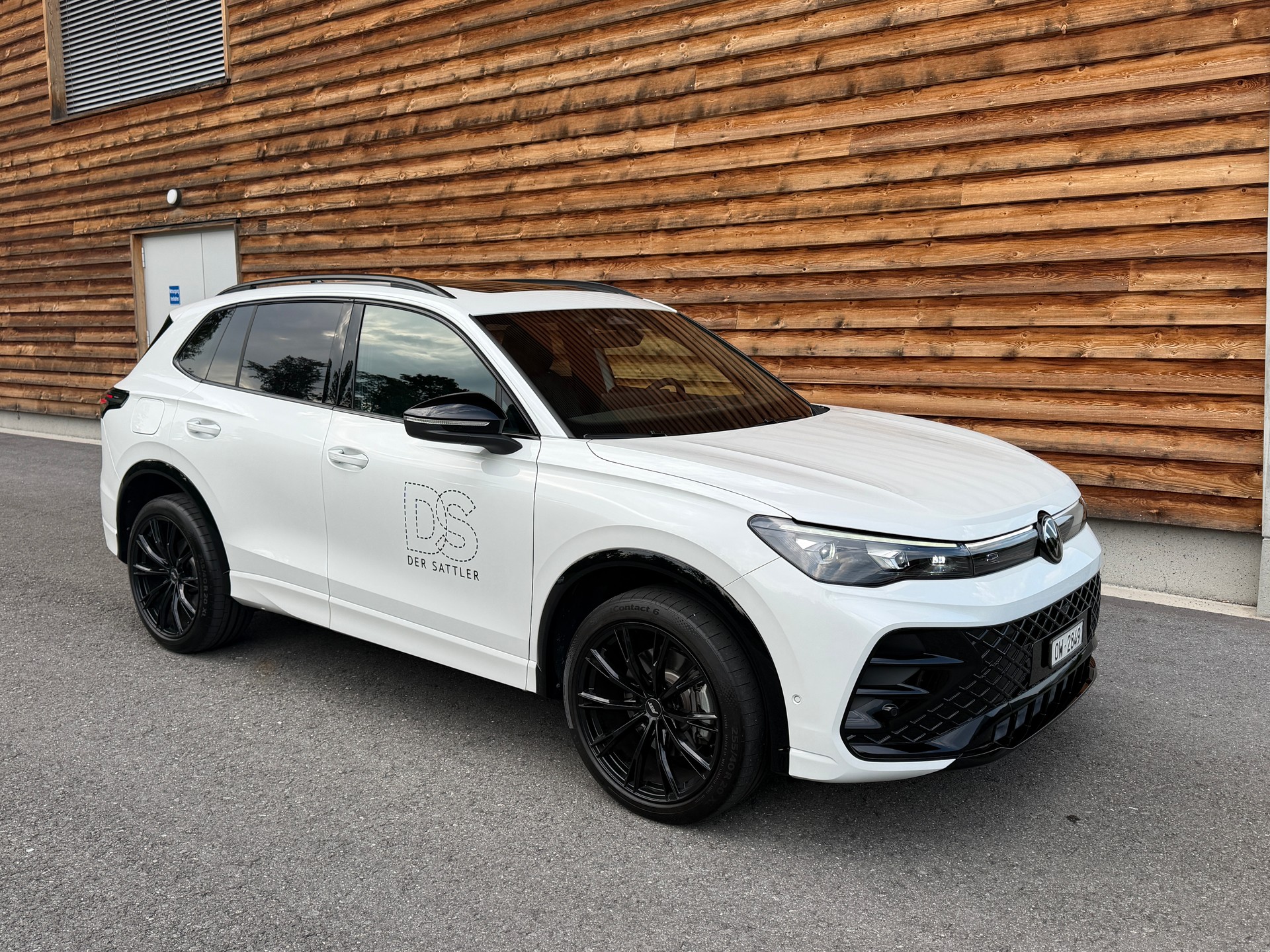 VW 2.0 TSI R-Line DSG 4motion-image-0