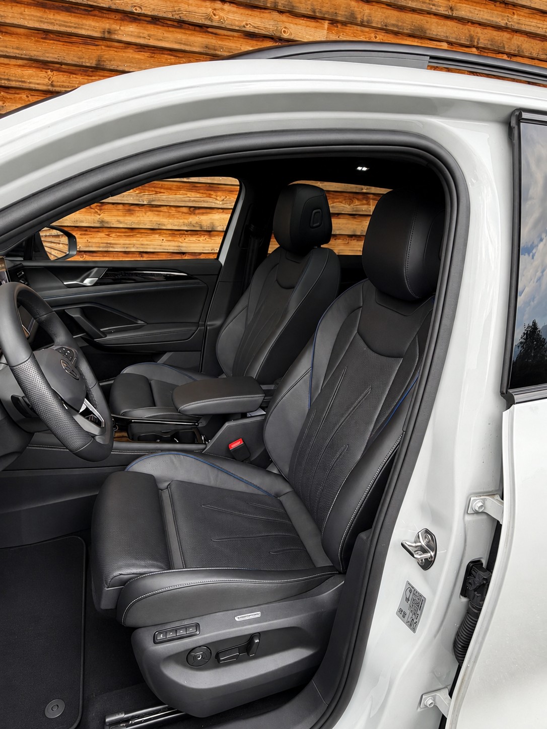 VW 2.0 TSI R-Line DSG 4motion-image-11