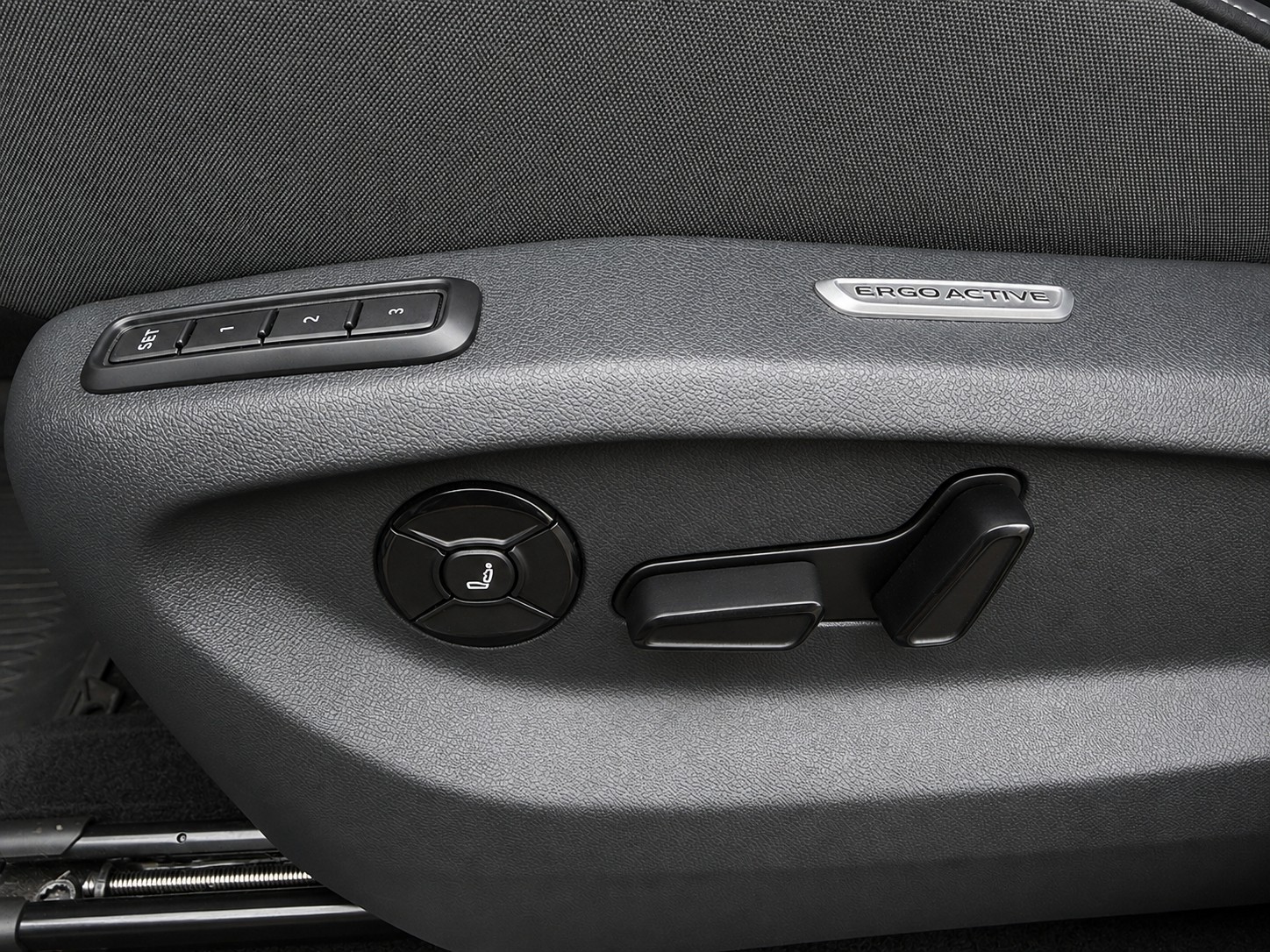 VW 2.0 TSI R-Line DSG 4motion-image-17