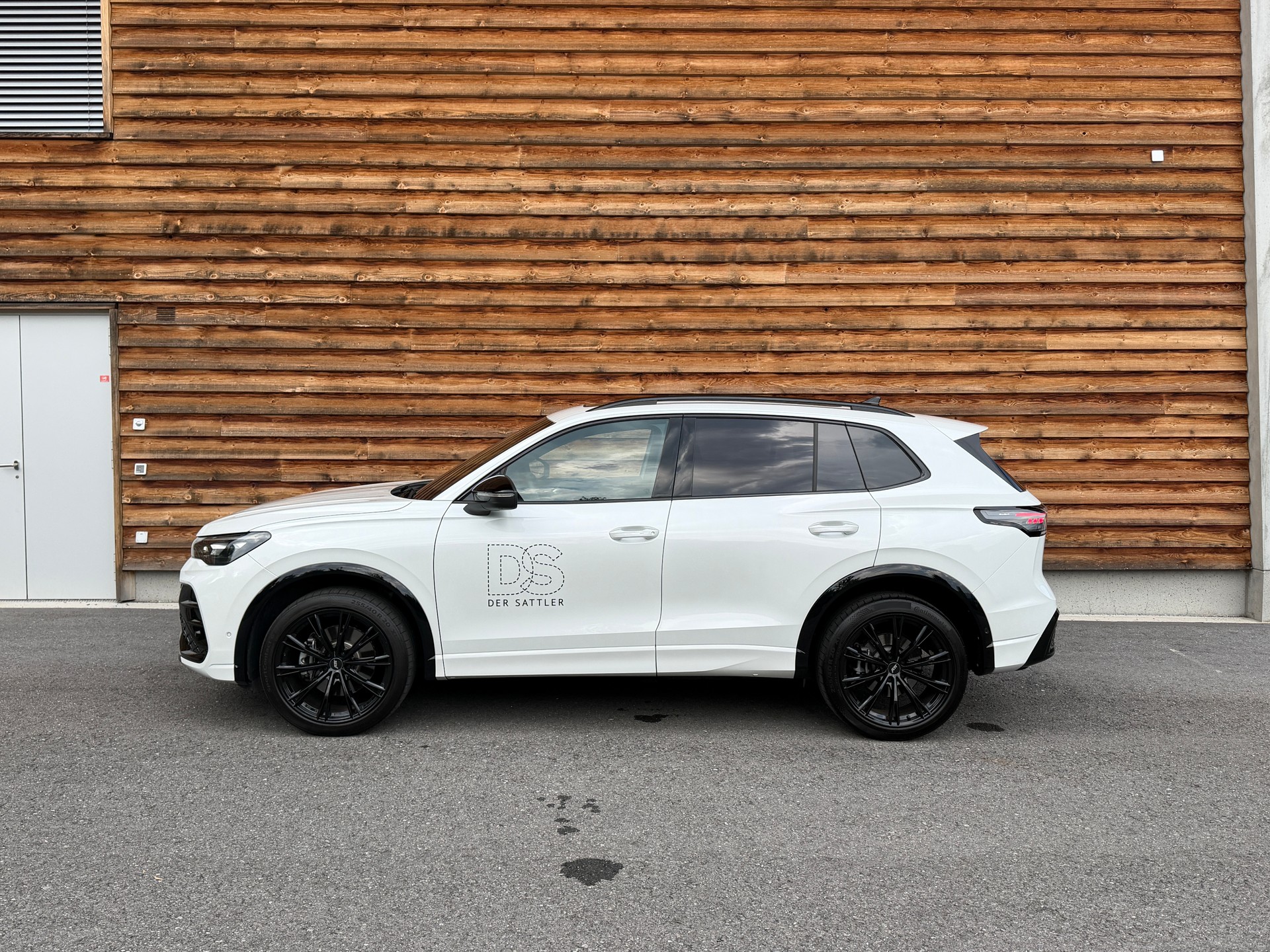 VW 2.0 TSI R-Line DSG 4motion-image-6