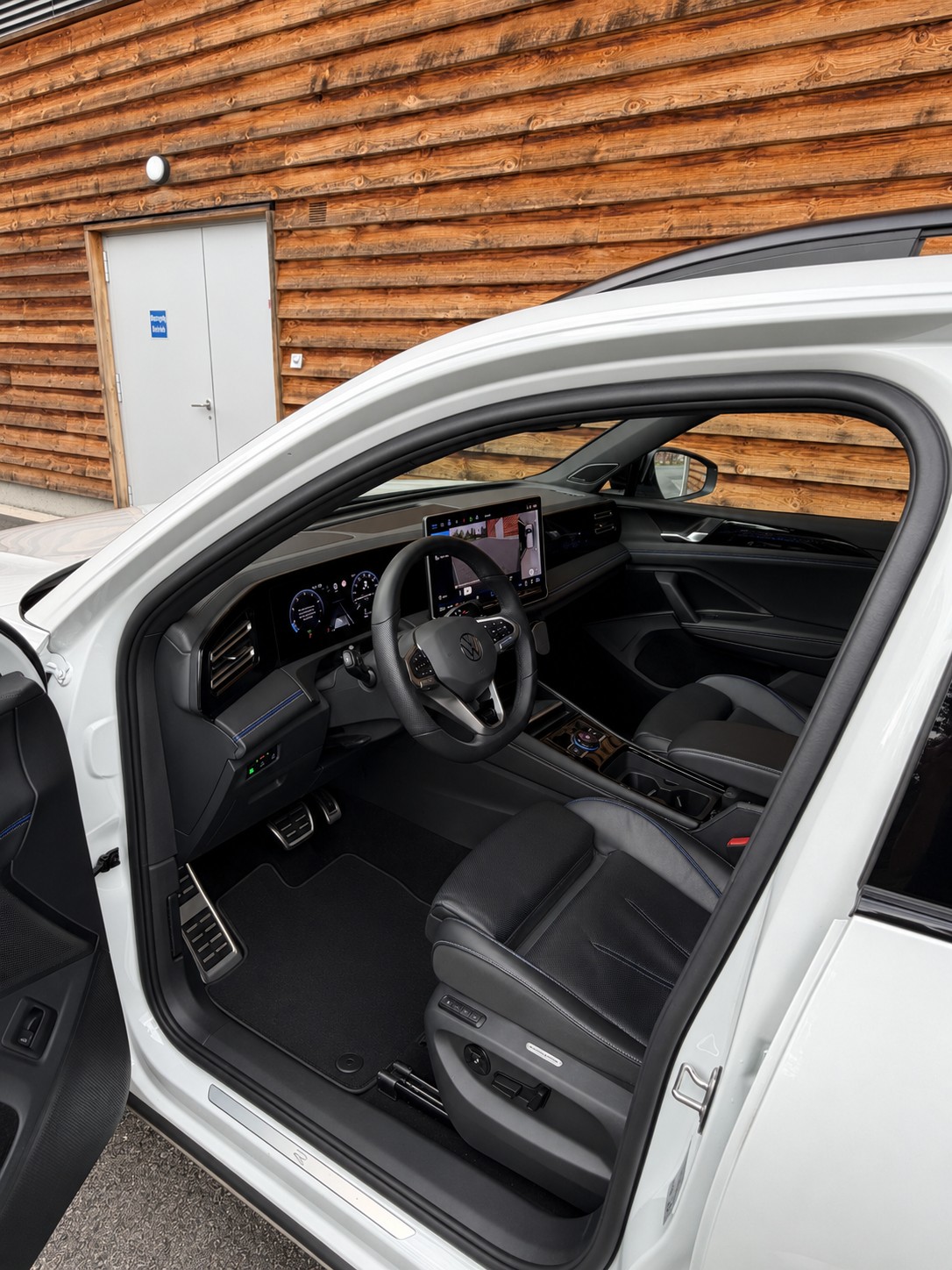 VW 2.0 TSI R-Line DSG 4motion-image-10