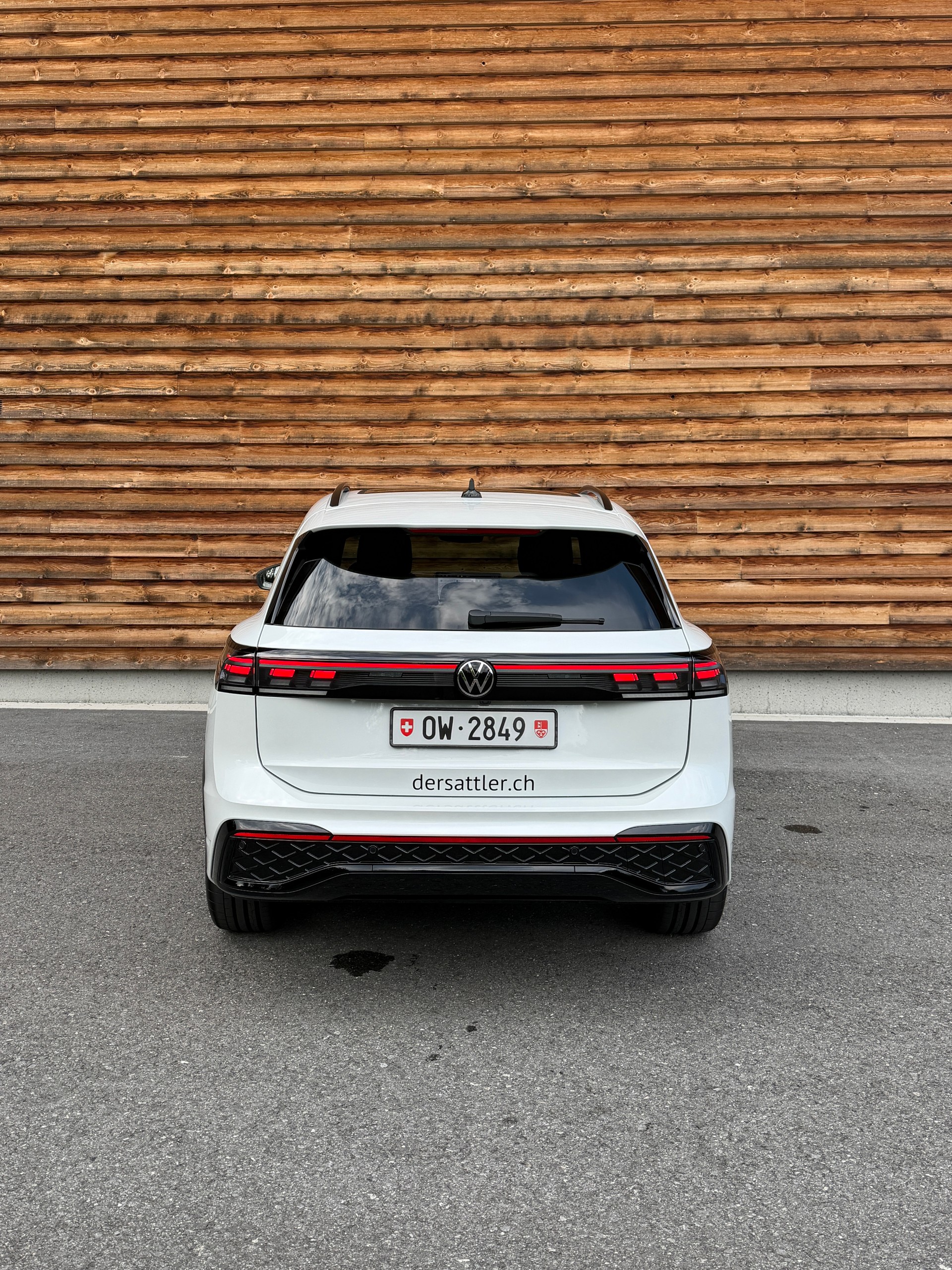 VW 2.0 TSI R-Line DSG 4motion-image-8