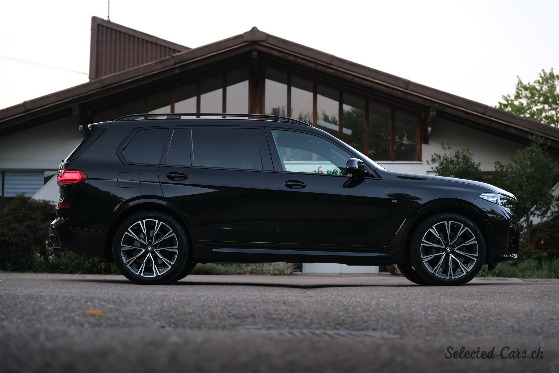BMW X7 xDrive 48V 40d Steptronic-image-5