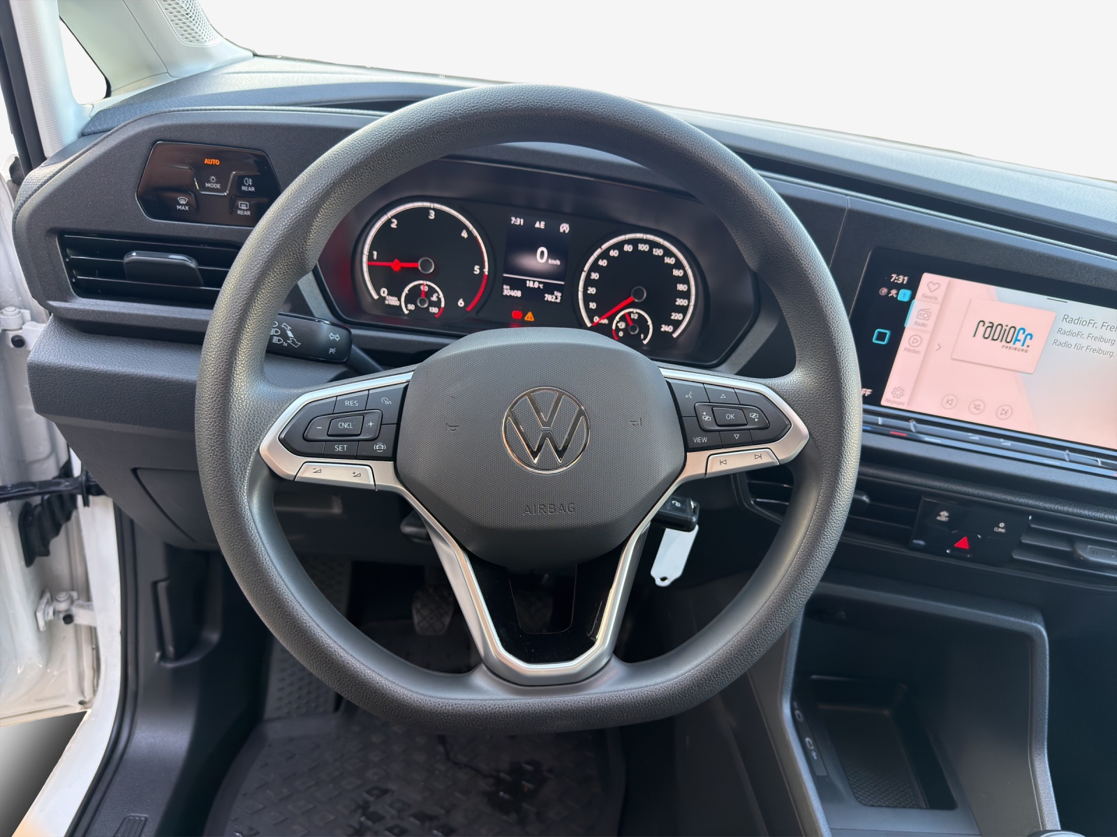 VW Caddy Cargo 2.0TDI Entry Maxi-image-9