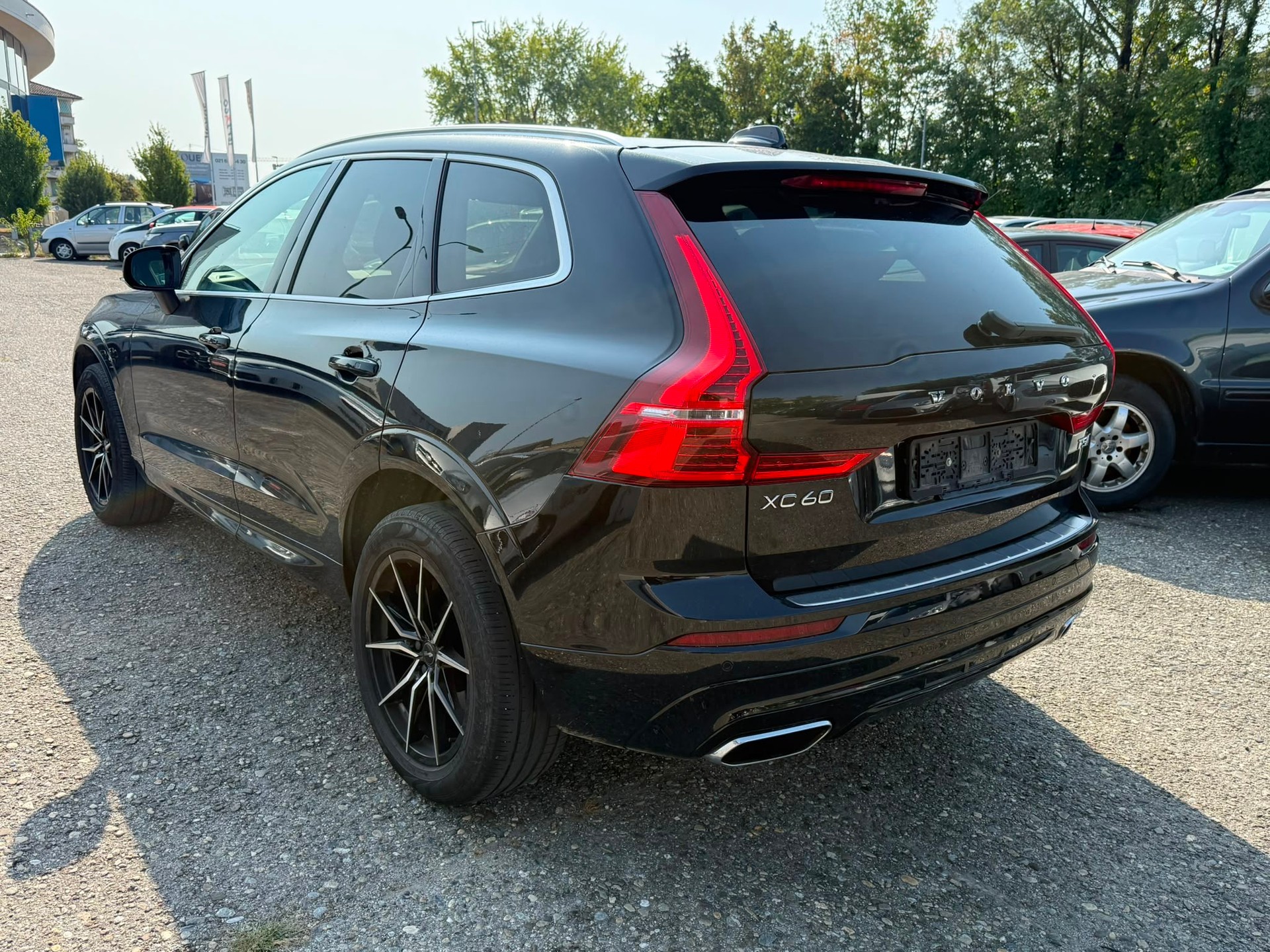VOLVO XC60 T5 AWD R-Design Geartronic-image-2