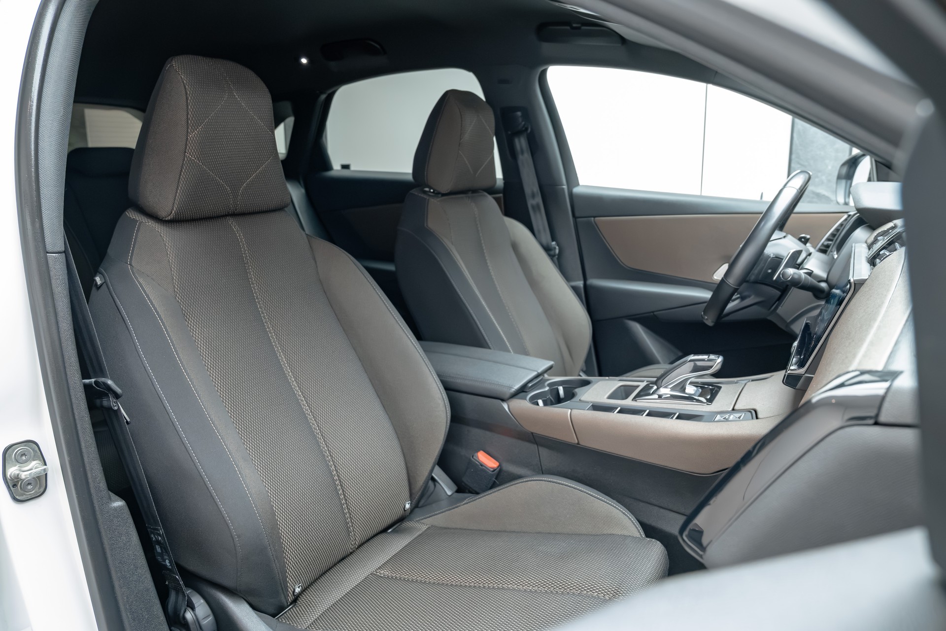 DS AUTOMOBILES DS 7 Crossback 1.6 THP SO Chic Automatic-image-9