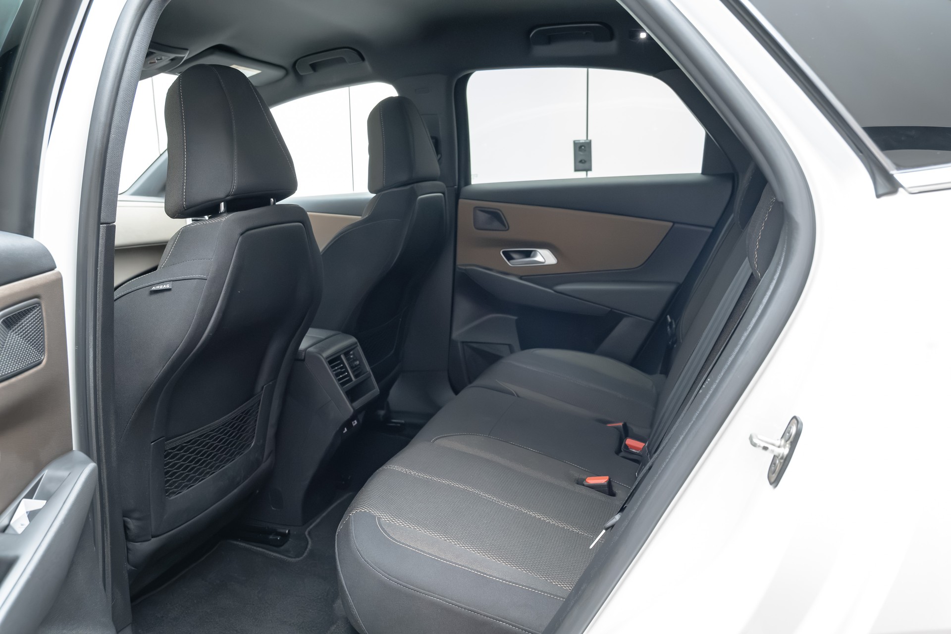DS AUTOMOBILES DS 7 Crossback 1.6 THP SO Chic Automatic-image-14