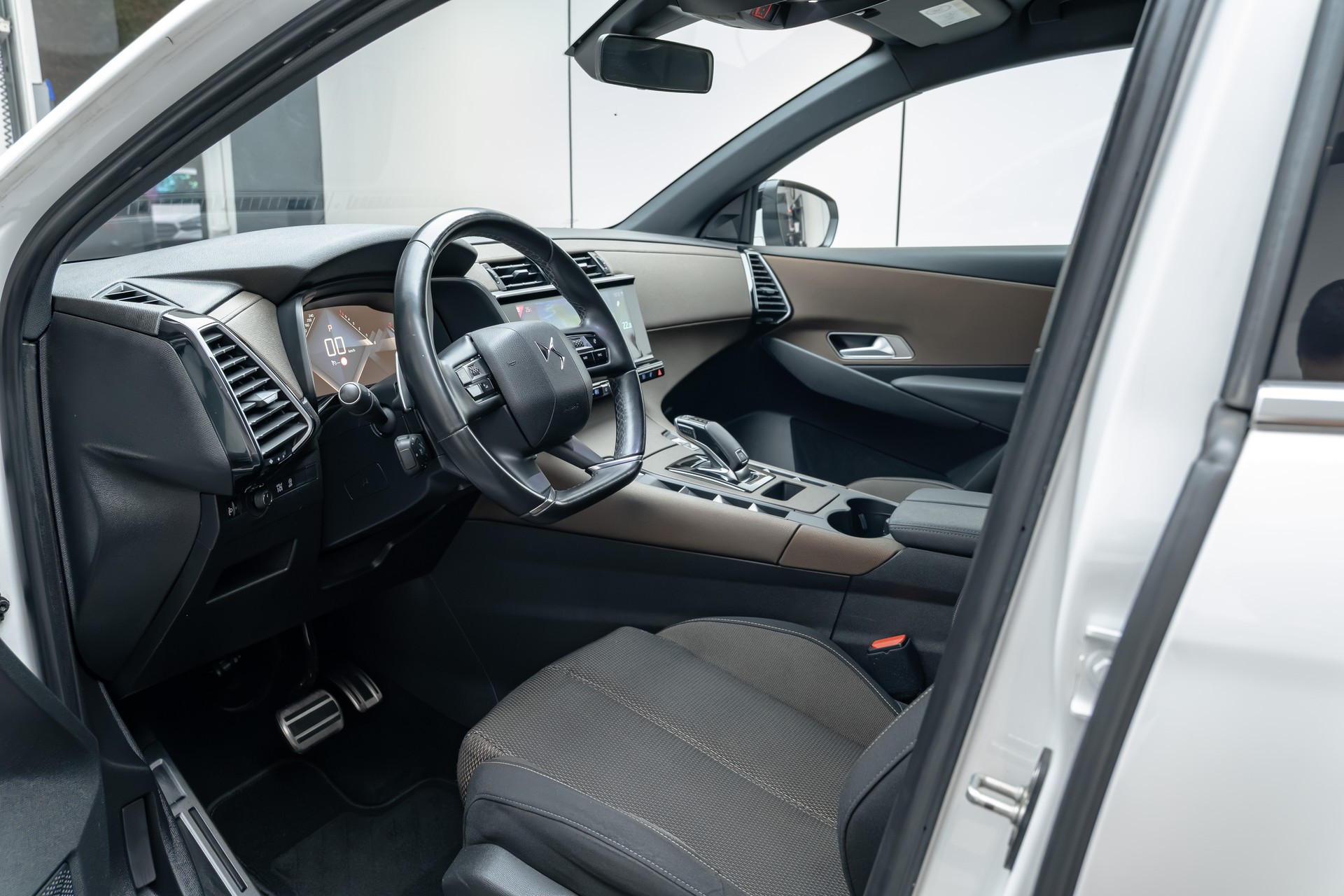 DS AUTOMOBILES DS 7 Crossback 1.6 THP SO Chic Automatic-image-13
