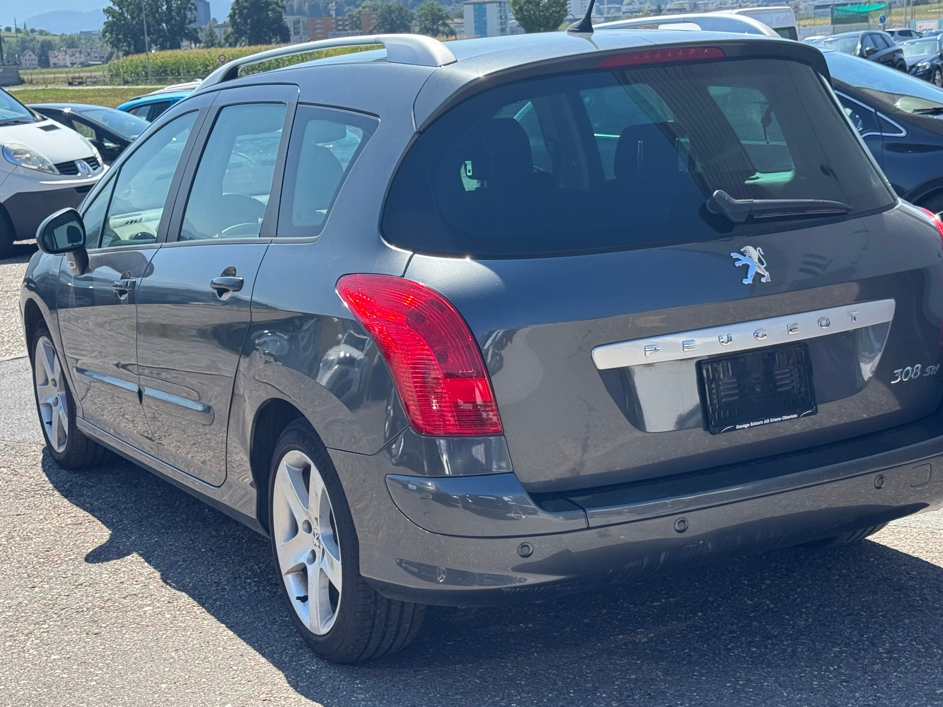 PEUGEOT 308 SW 1.6 16V Turbo Millesim 200 Automatic-image-4