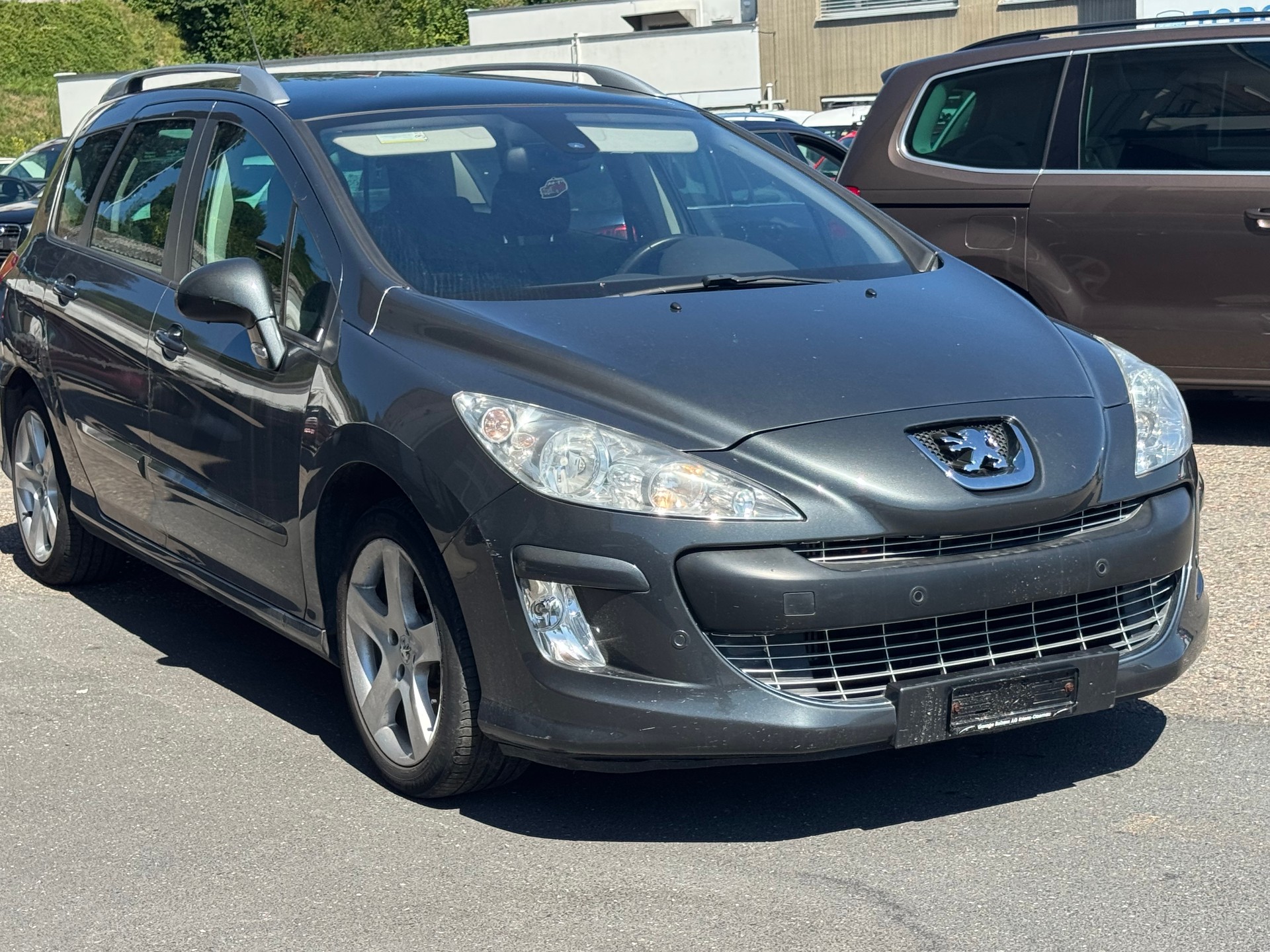 PEUGEOT 308 SW 1.6 16V Turbo Millesim 200 Automatic-image-5