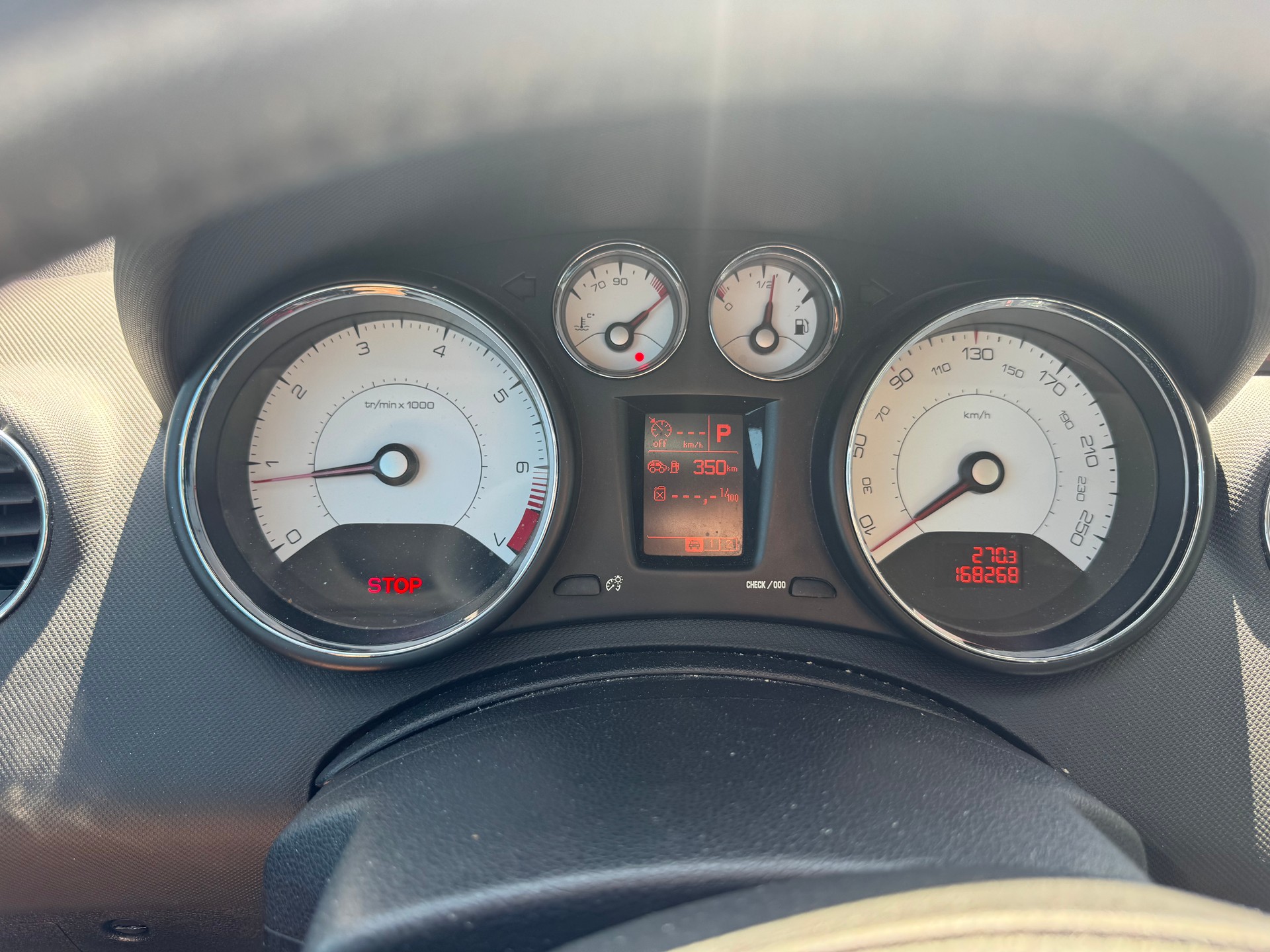 PEUGEOT 308 SW 1.6 16V Turbo Millesim 200 Automatic-image-11