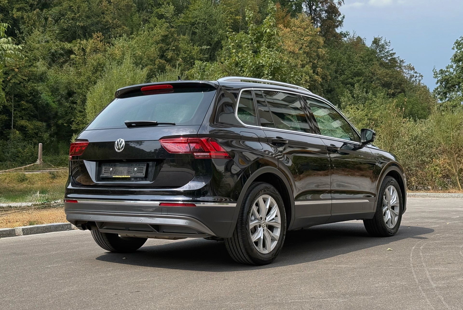 VW Tiguan 2.0TSI Highline 4Motion DSG-image-2