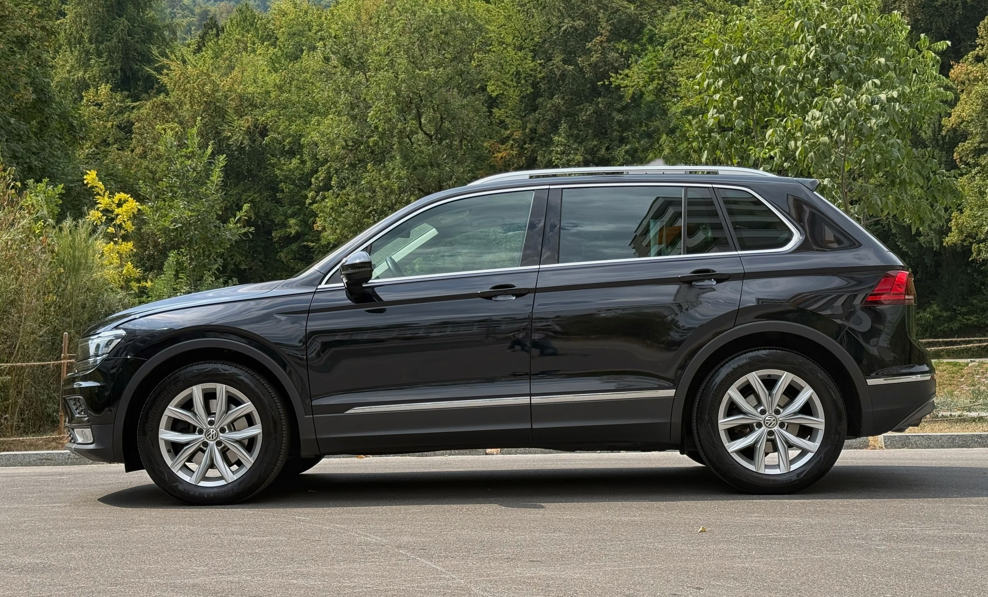 VW Tiguan 2.0TSI Highline 4Motion DSG-image-5