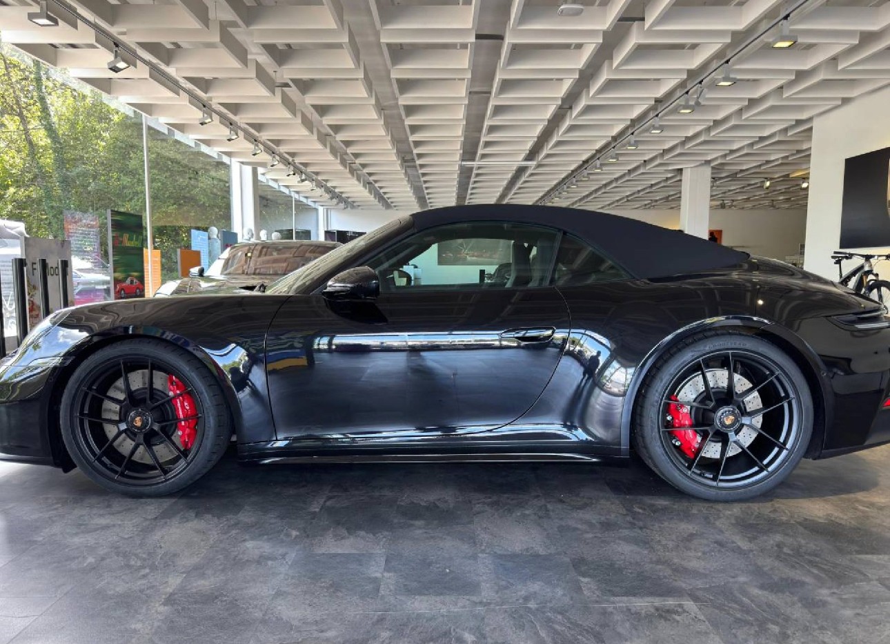 PORSCHE 3.6 Carrera 4 GTS PDK-image-2